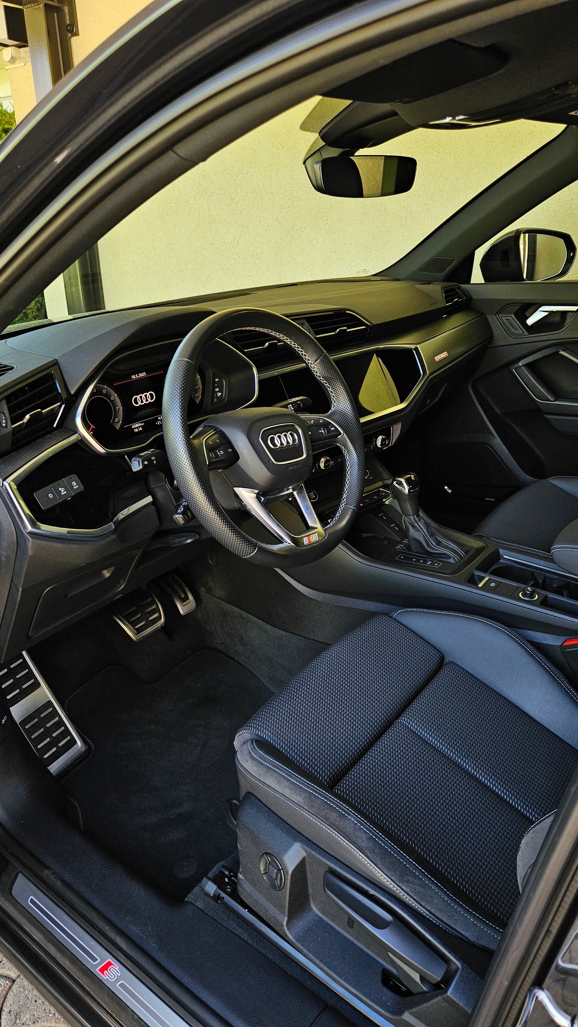 AUDI 2.0 45 TFSI S line quattro S-Tronic-image-3