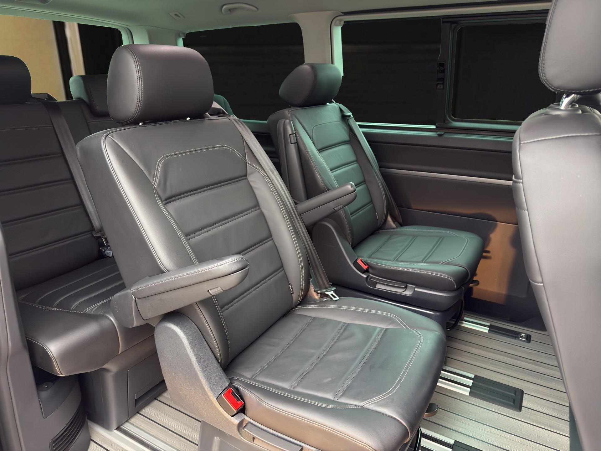 VW T6.1 Multivan 2.0 TDI 199 Highline DSG 4m-image-12