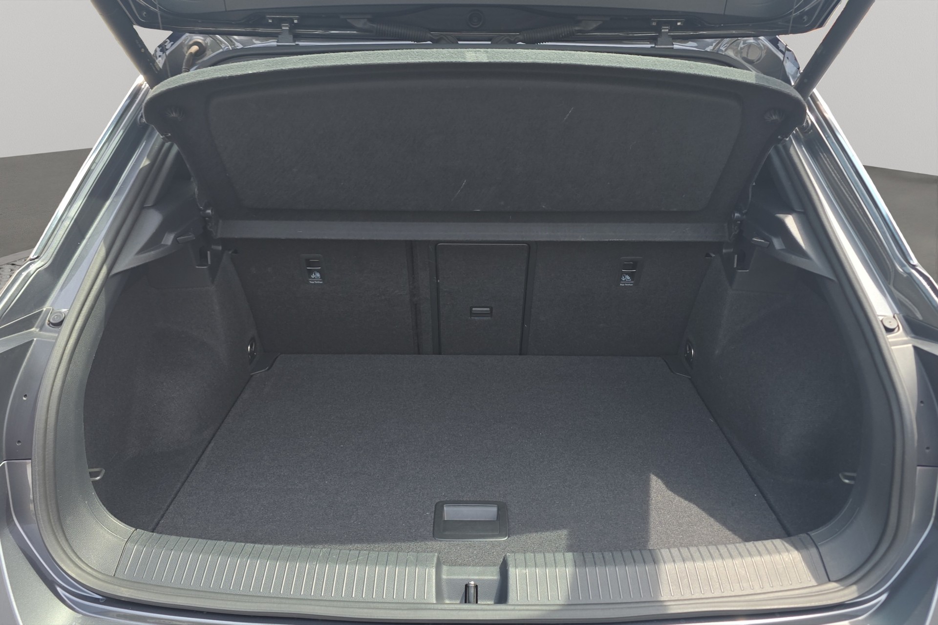 VW T-Roc 2.0 TSI R-Line DSG 4Motion-image-8