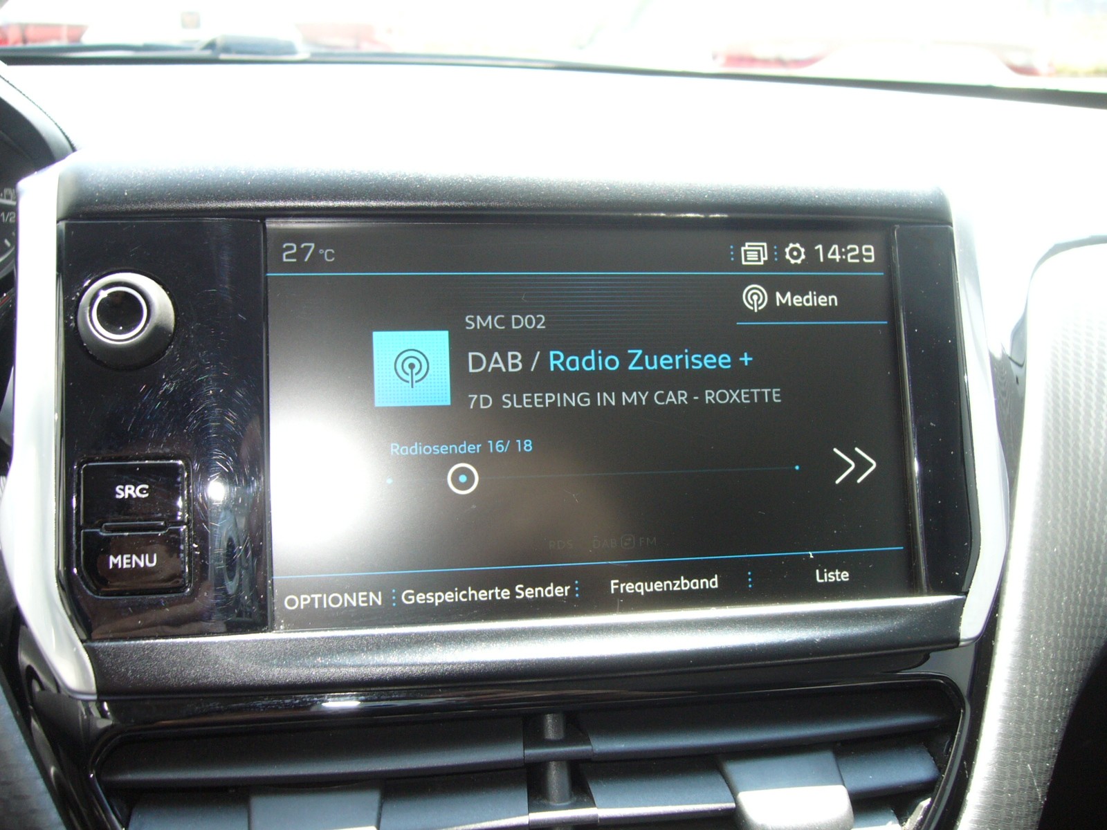 PEUGEOT 208 1.2 PureTech Style-image-10