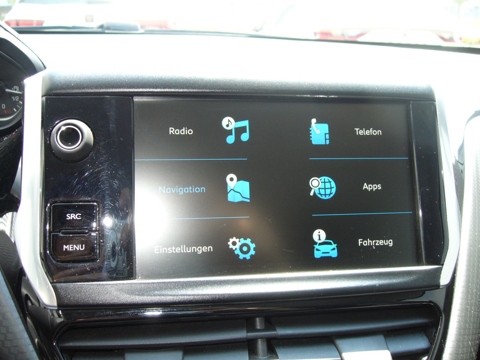 PEUGEOT 208 1.2 PureTech Style-image-9