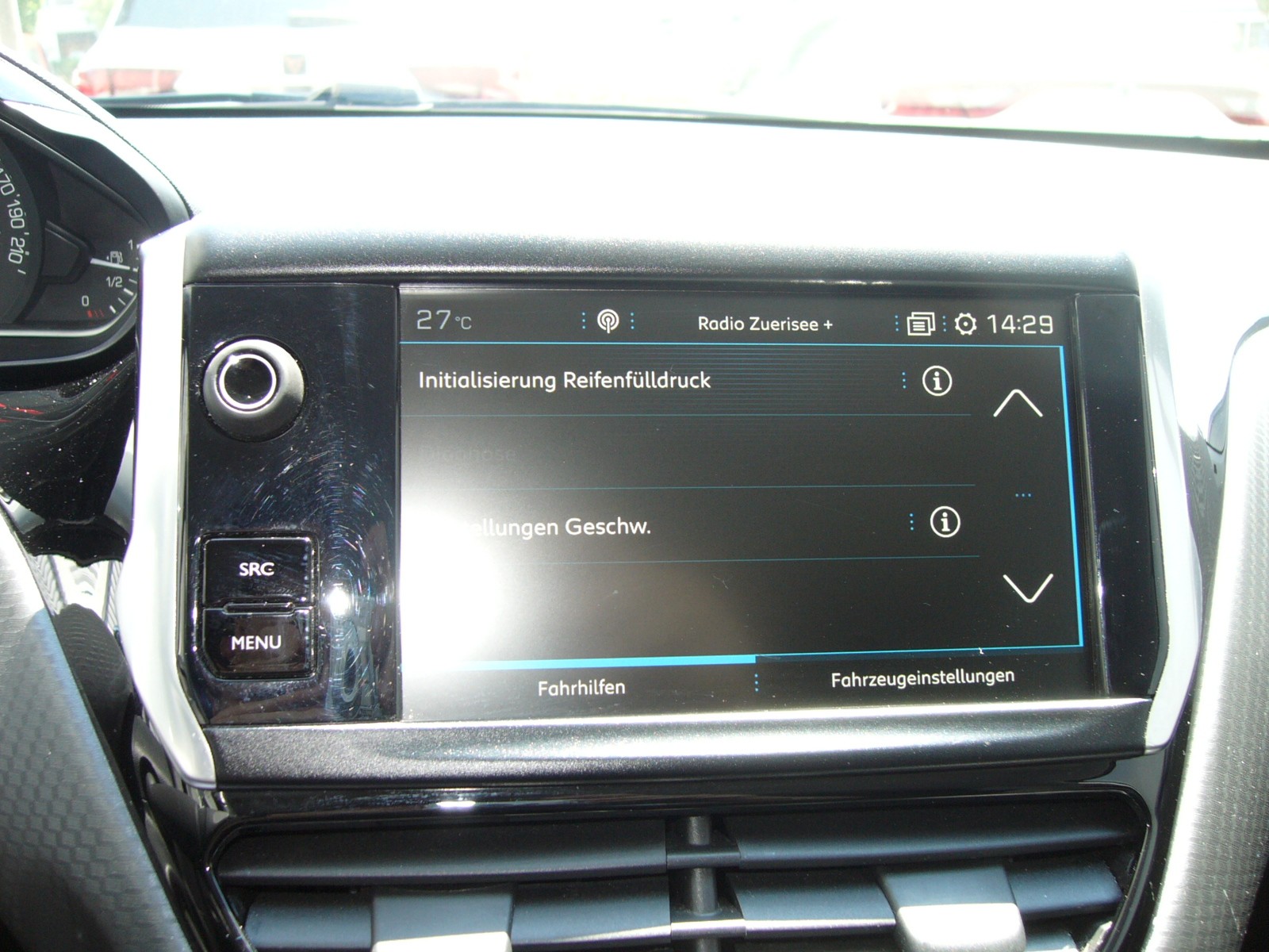 PEUGEOT 208 1.2 PureTech Style-image-11