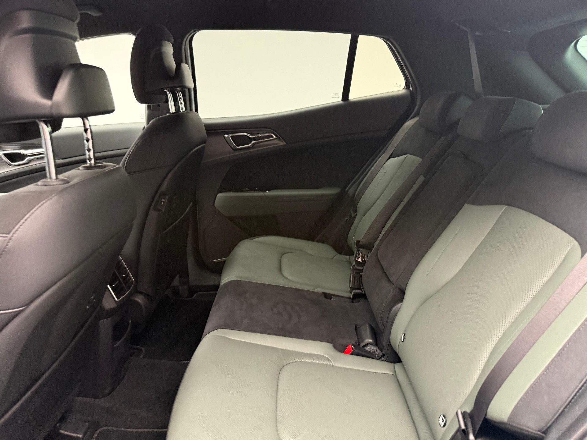 KIA Sportage 1.6 T-GDi PHEV Power Edition-image-10