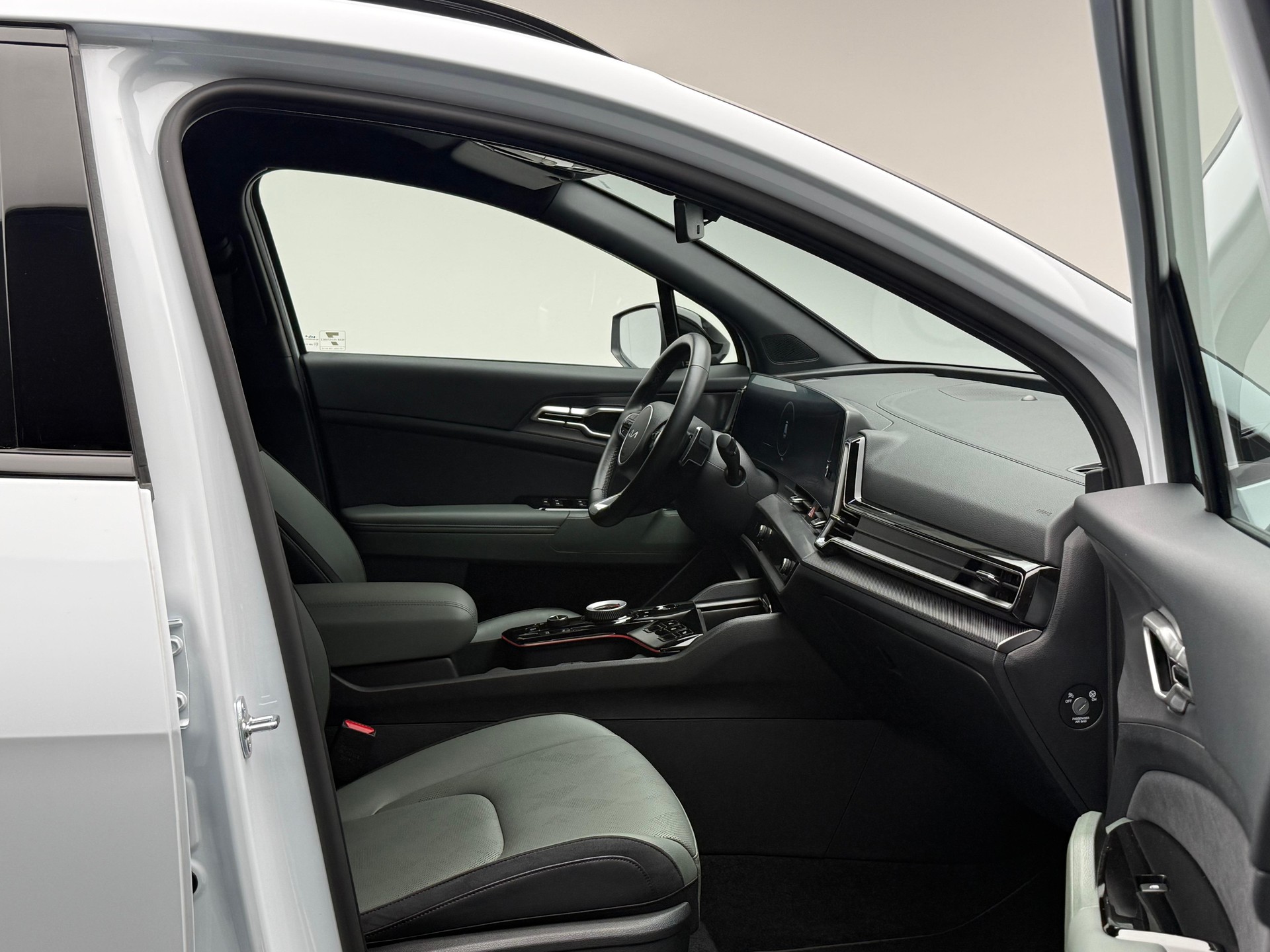 KIA Sportage 1.6 T-GDi PHEV Power Edition-image-9