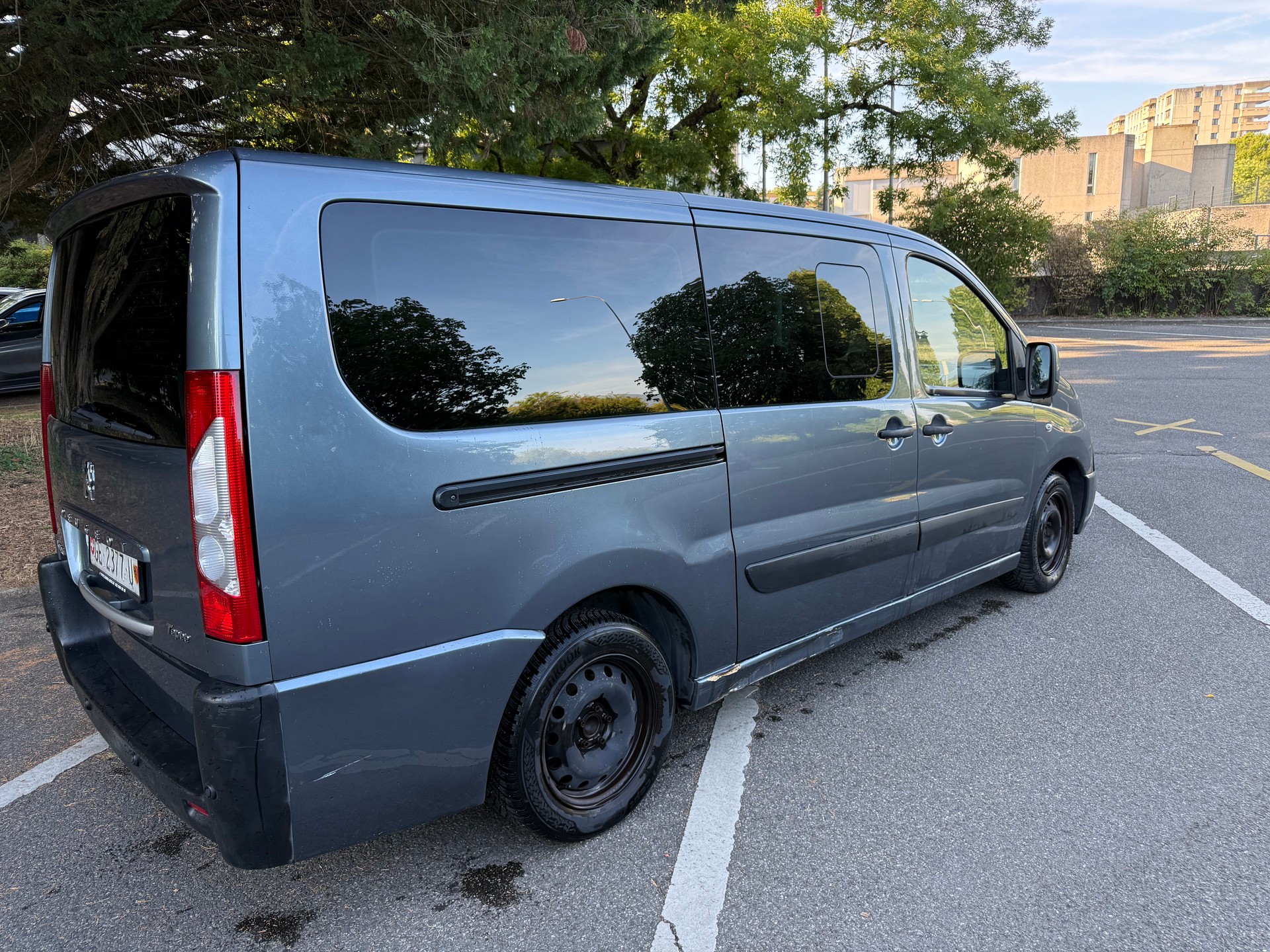 PEUGEOT Expert Tepee 2.0 HDi Confort L2-image-3