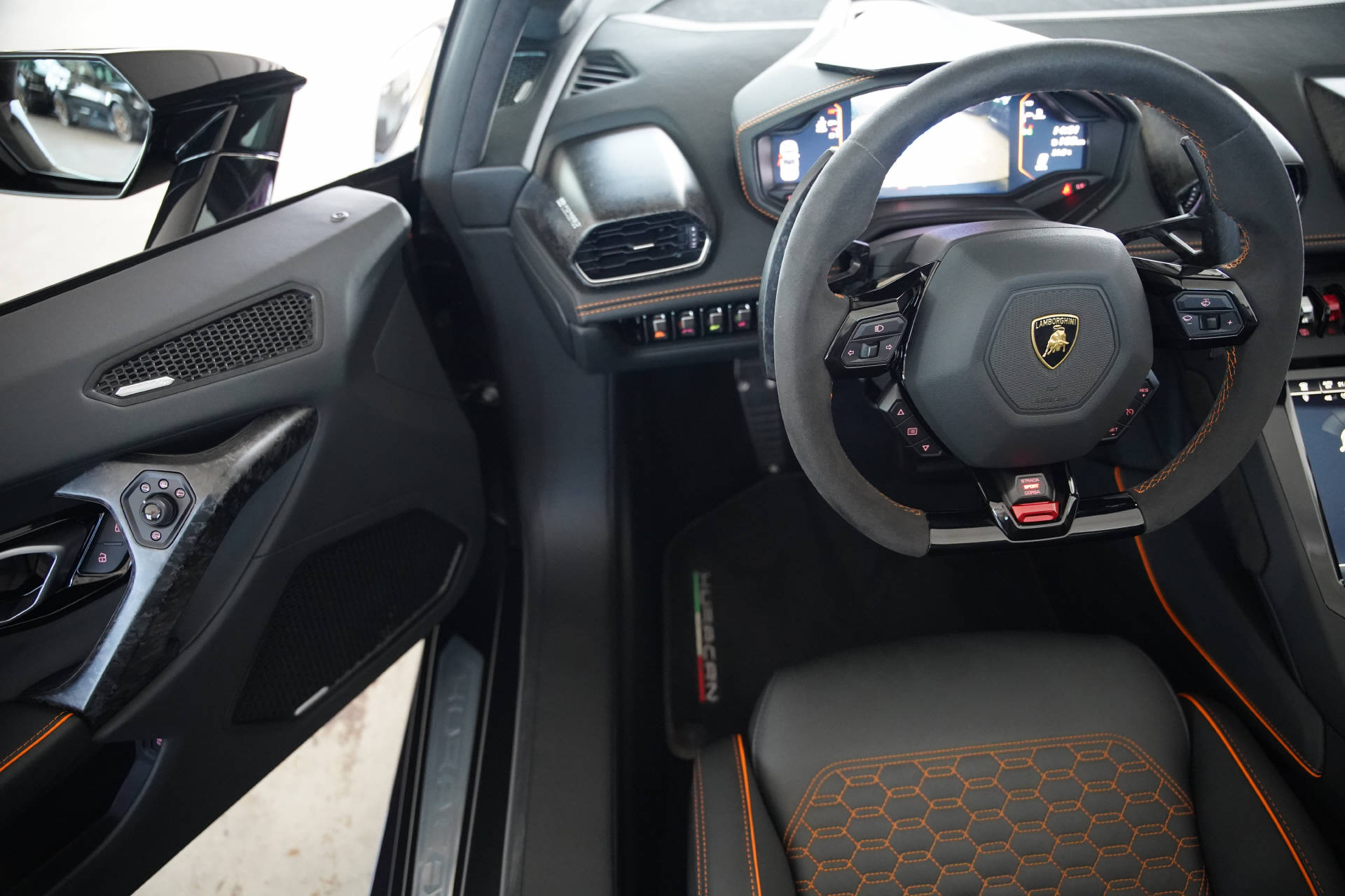 LAMBORGHINI Huracan EVO Spyder DCT-image-8