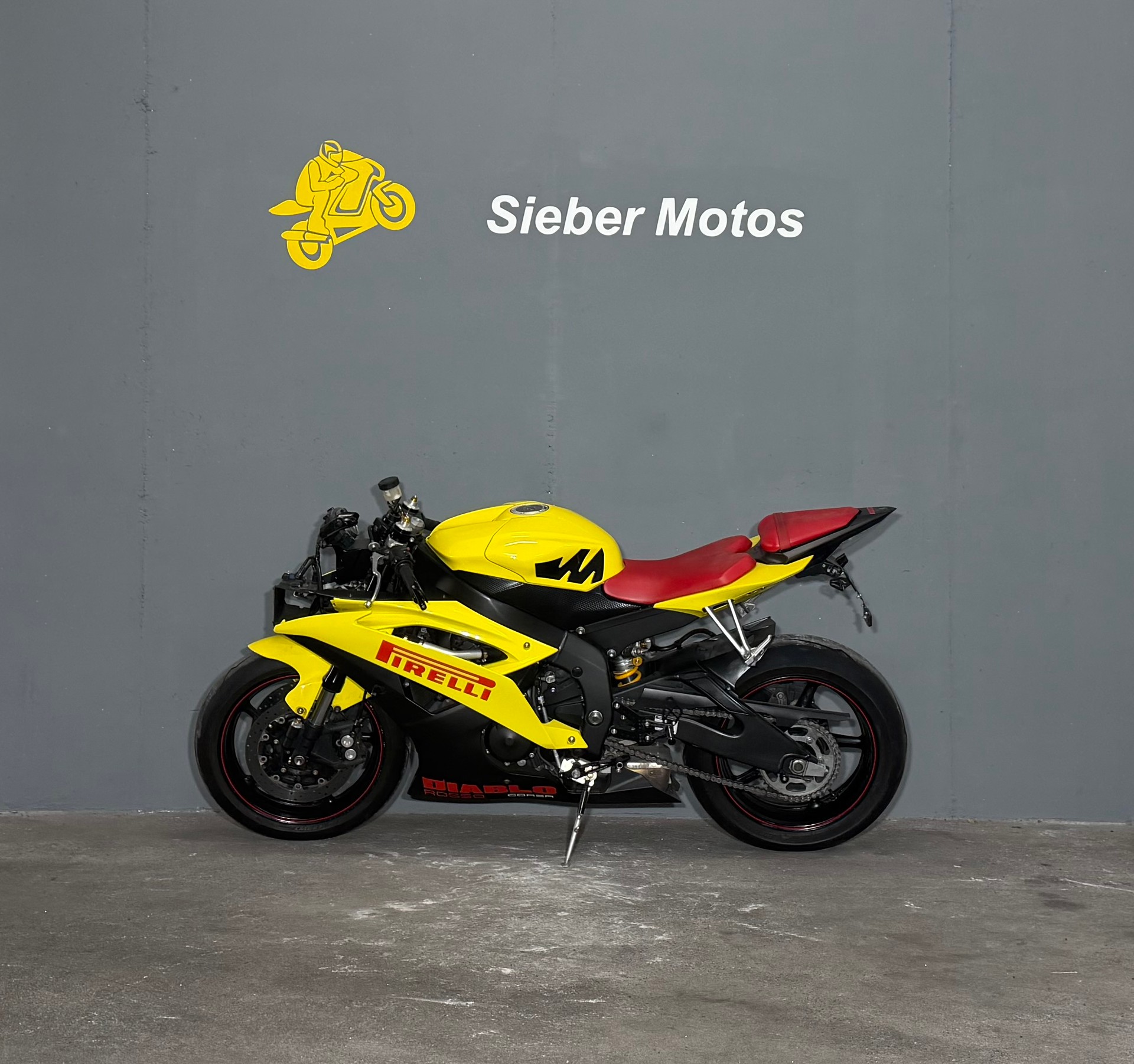 YAMAHA YZF-R6-showroom-element-2