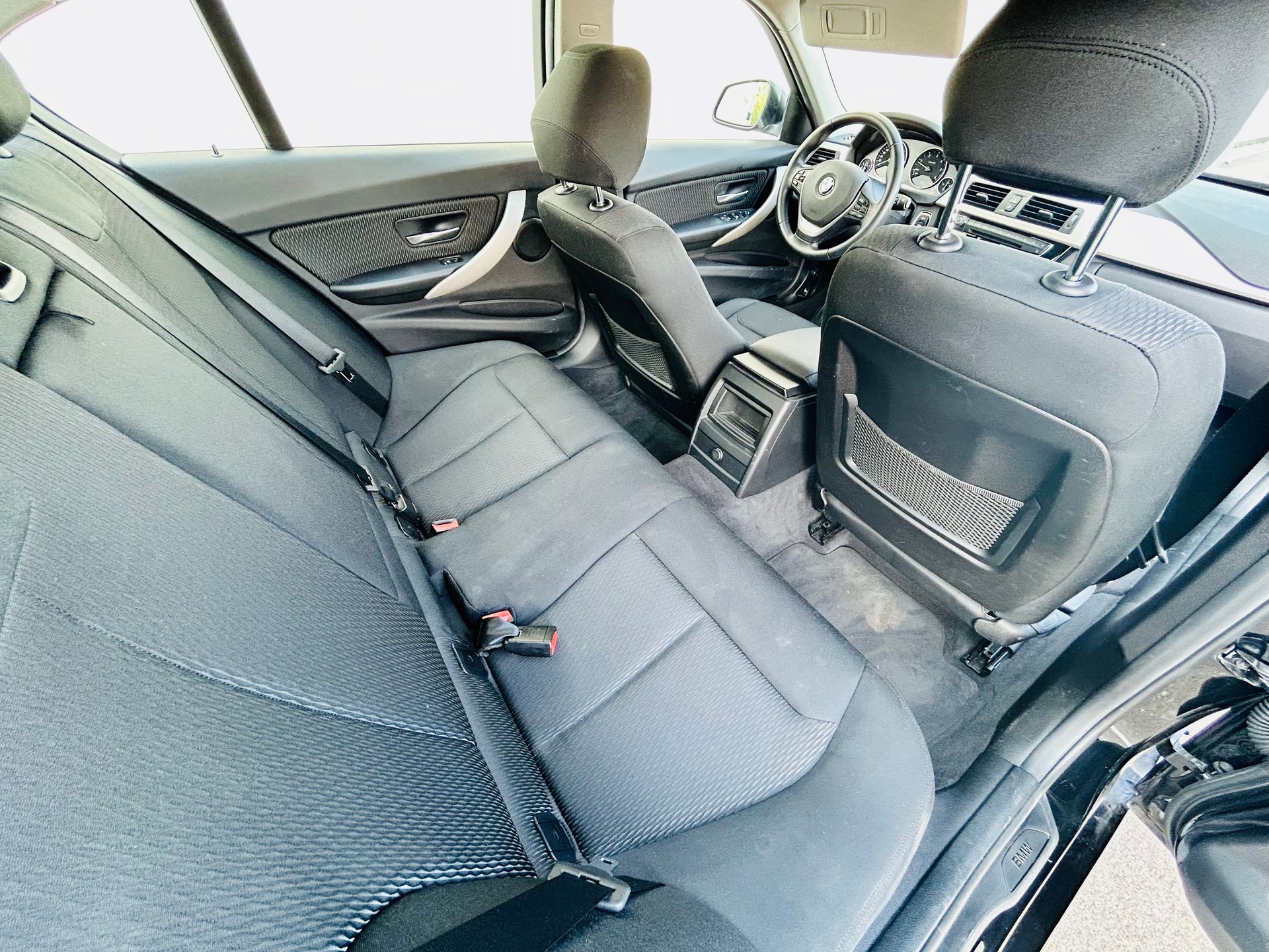 BMW 320d xDrive Steptronic-image-14