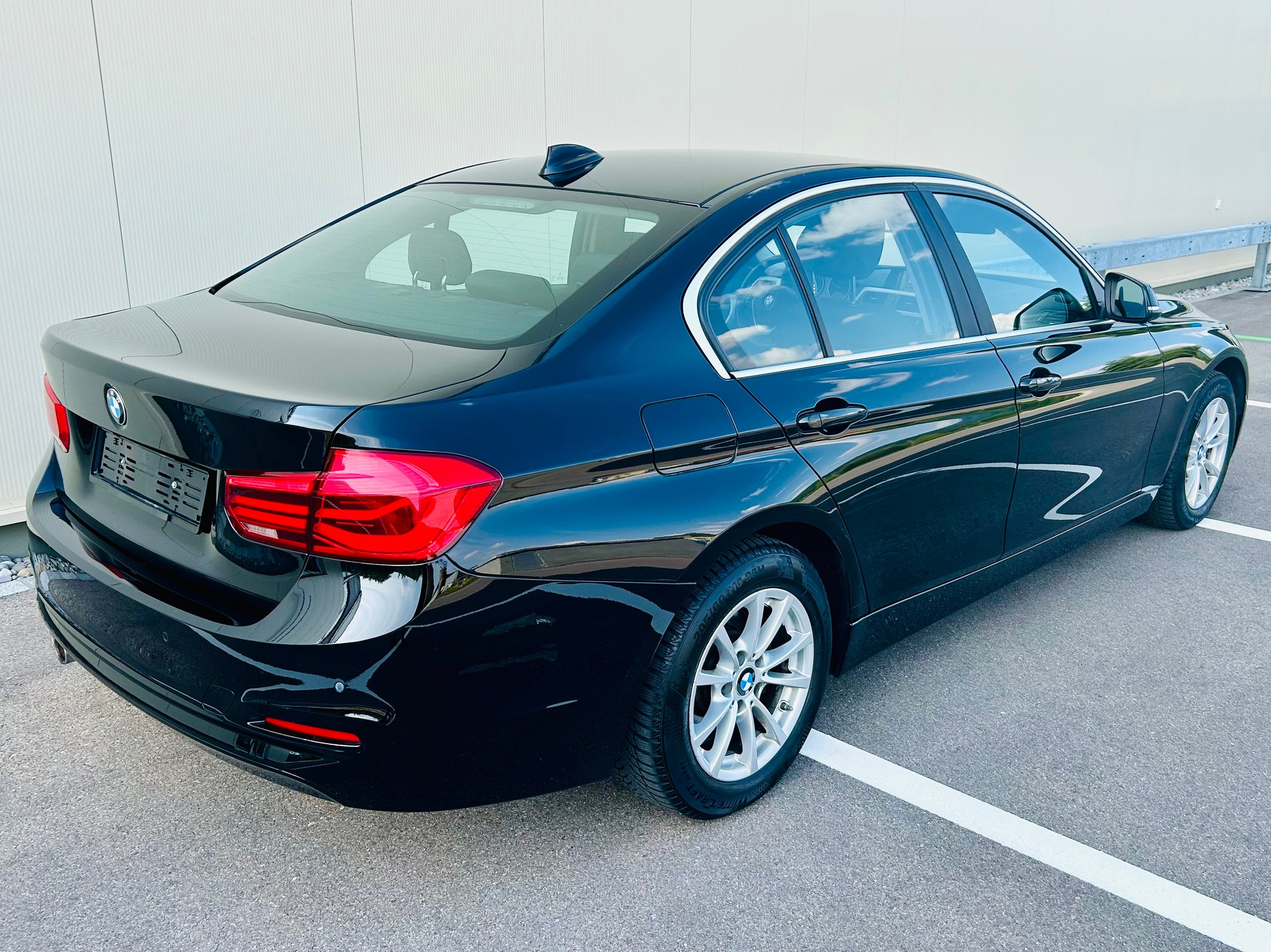 BMW 320d xDrive Steptronic-image-12