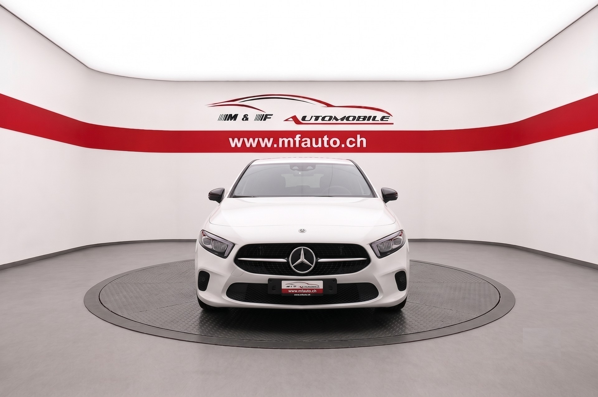 MERCEDES-BENZ A 180 Night Star-showroom-element-1