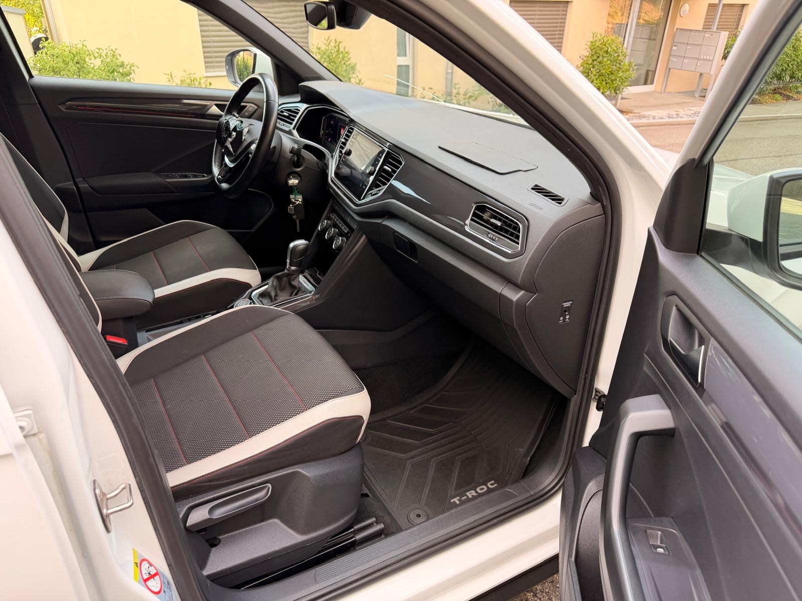 VW T-Roc 2.0 TDI SCR Advance DSG 4Motion-image-13