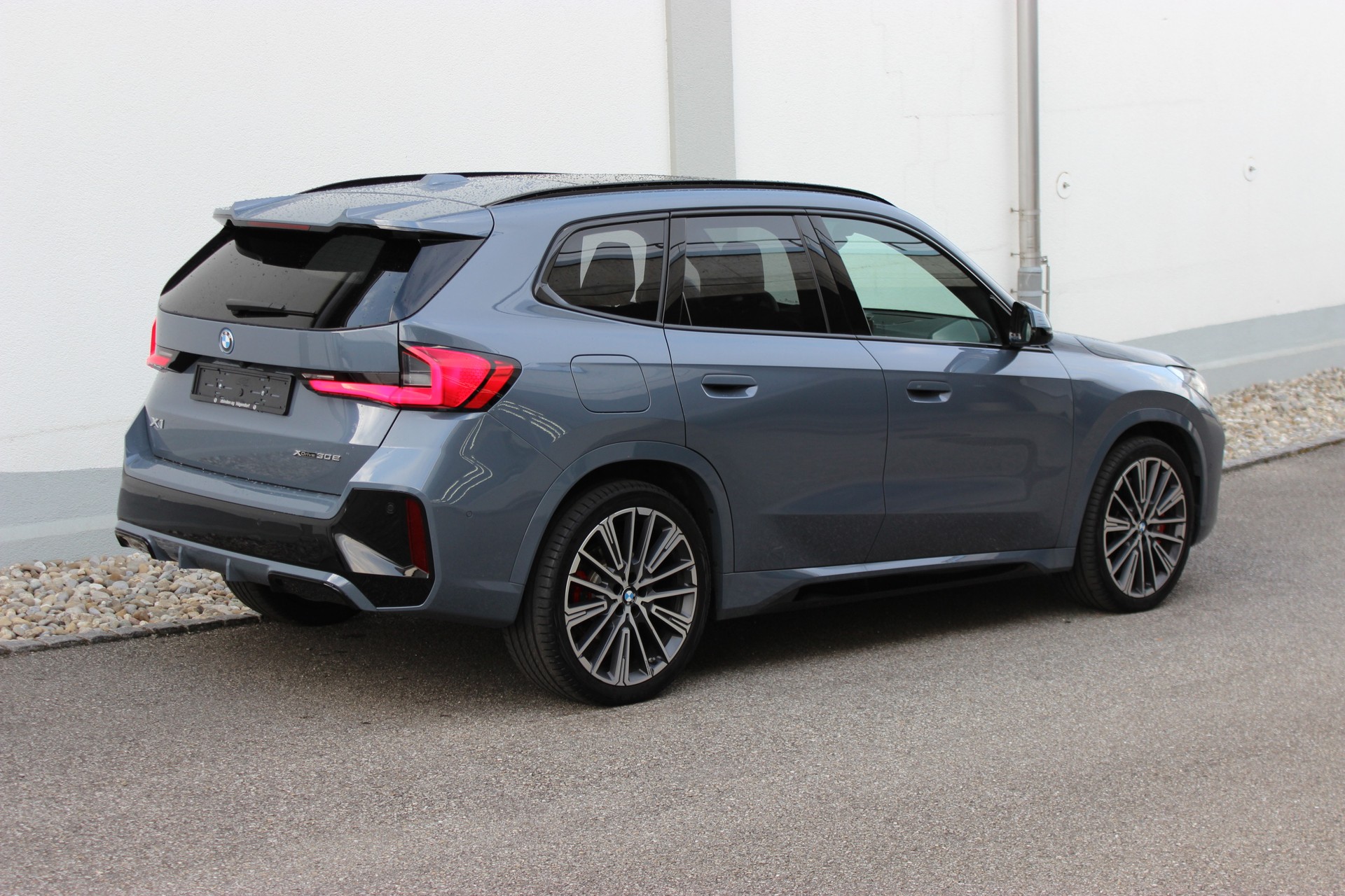 BMW X1 xDrive 30e M Sport Pro Individual Storm Bay metallic *0.9%-LEASINGAKTION*-image-5