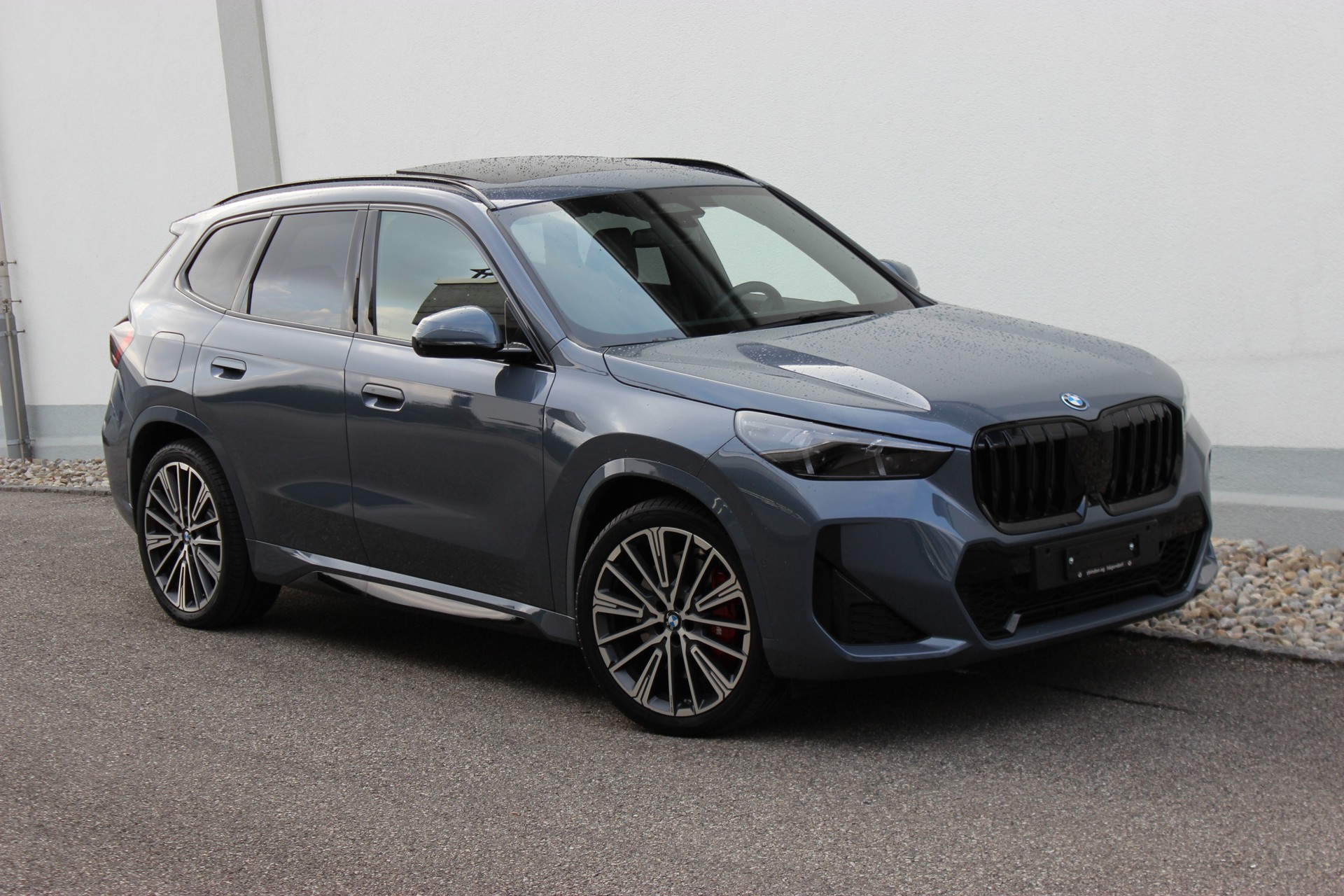 BMW X1 xDrive 30e M Sport Pro Individual Storm Bay metallic *0.9%-LEASINGAKTION*-image-2