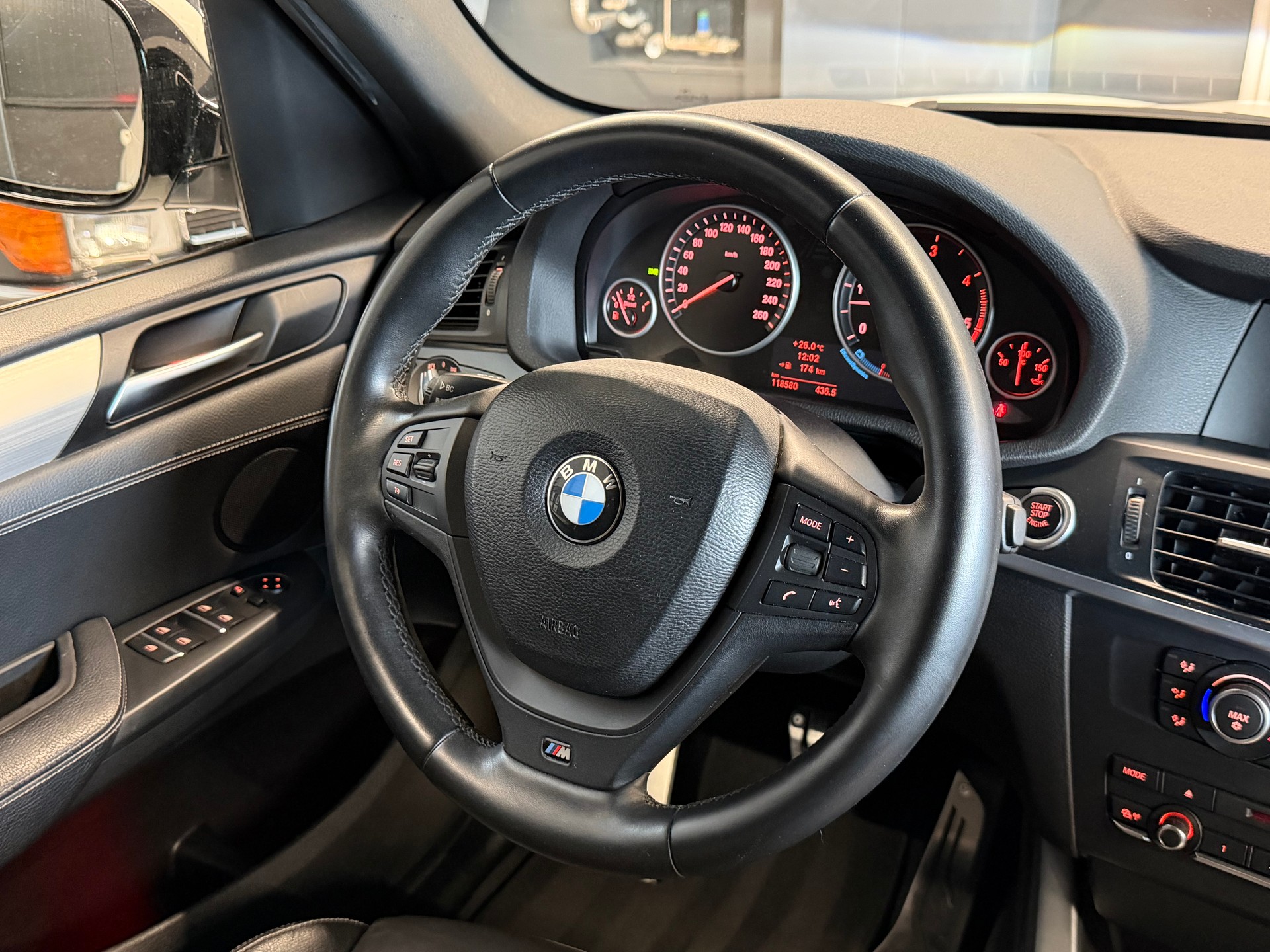 BMW X3 xDrive 30d Steptronic M Sportpaket-image-17