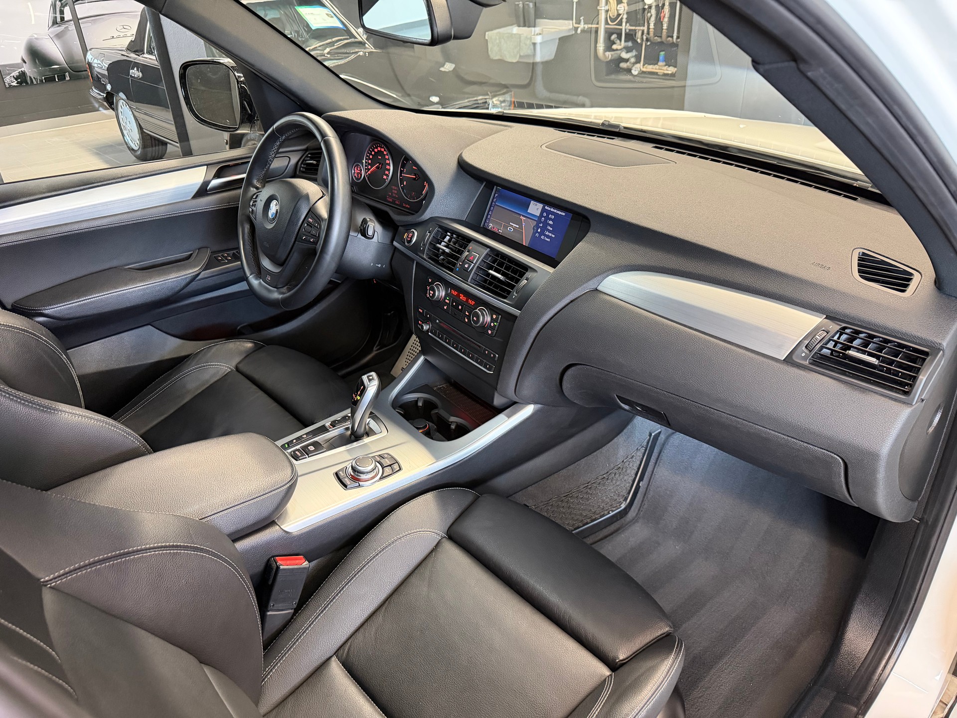 BMW X3 xDrive 30d Steptronic M Sportpaket-image-11