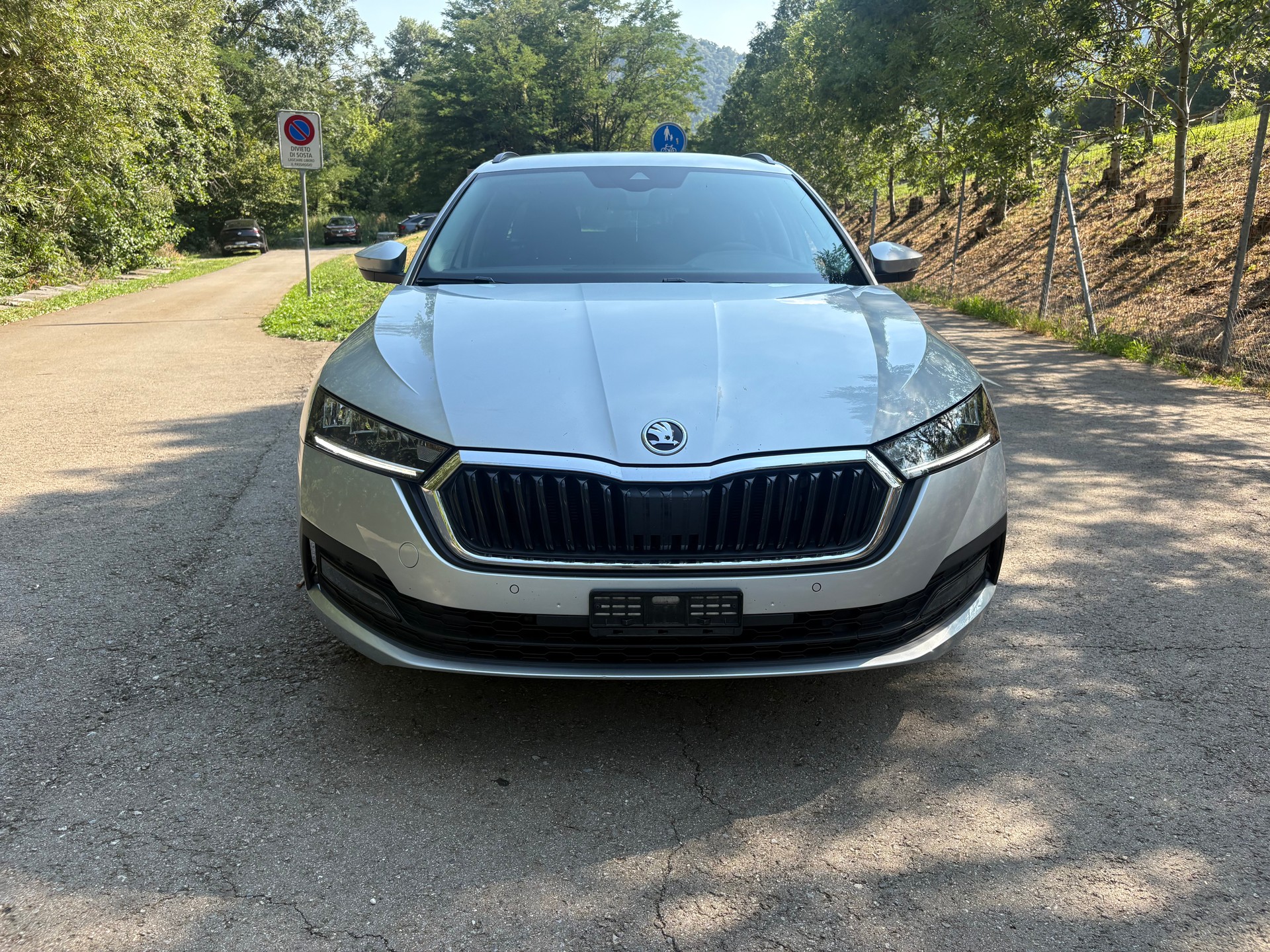 SKODA Octavia Combi 2.0 TDI DSG Ambition 4x4-image-12