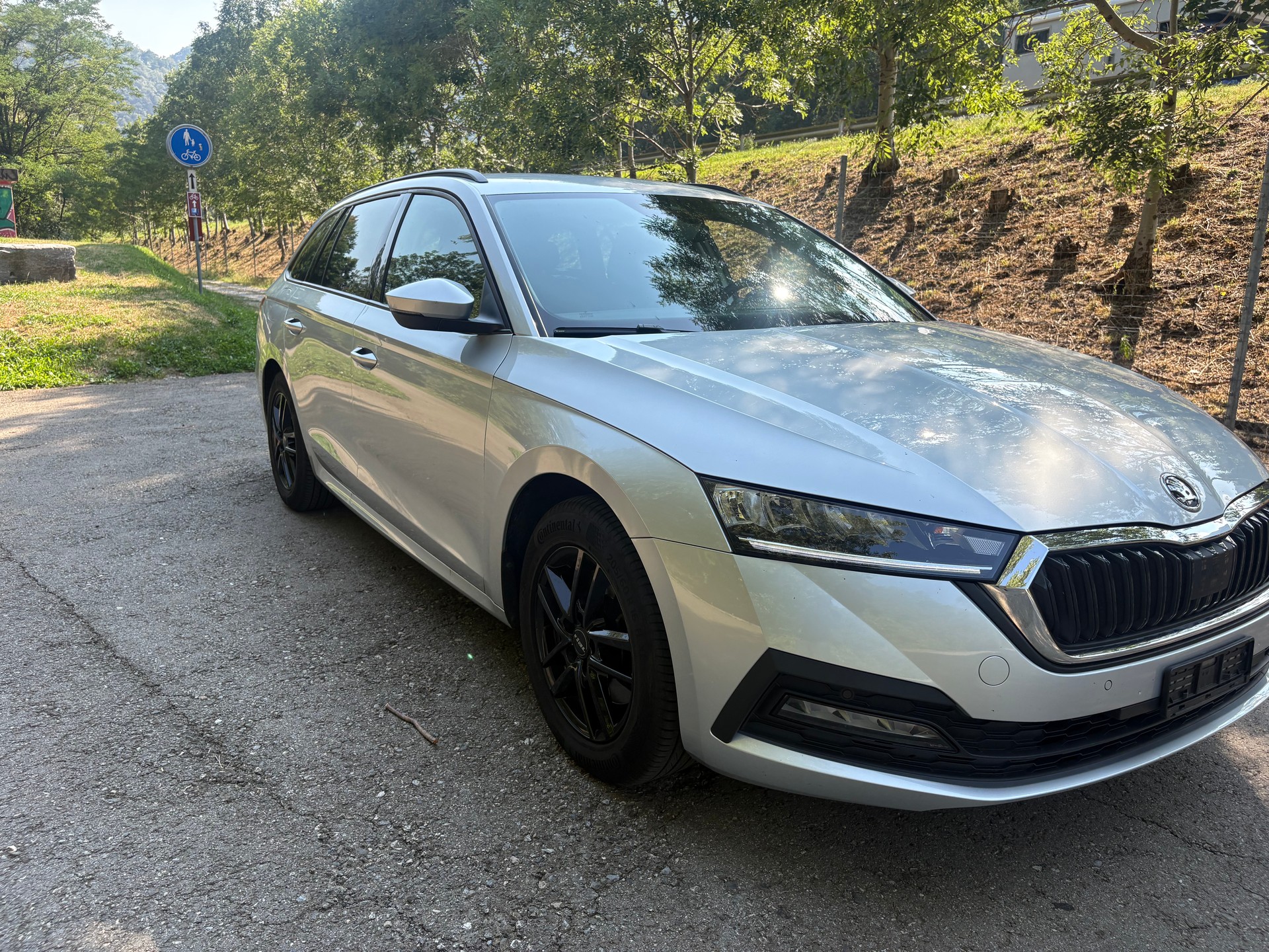 SKODA Octavia Combi 2.0 TDI DSG Ambition 4x4-image-4