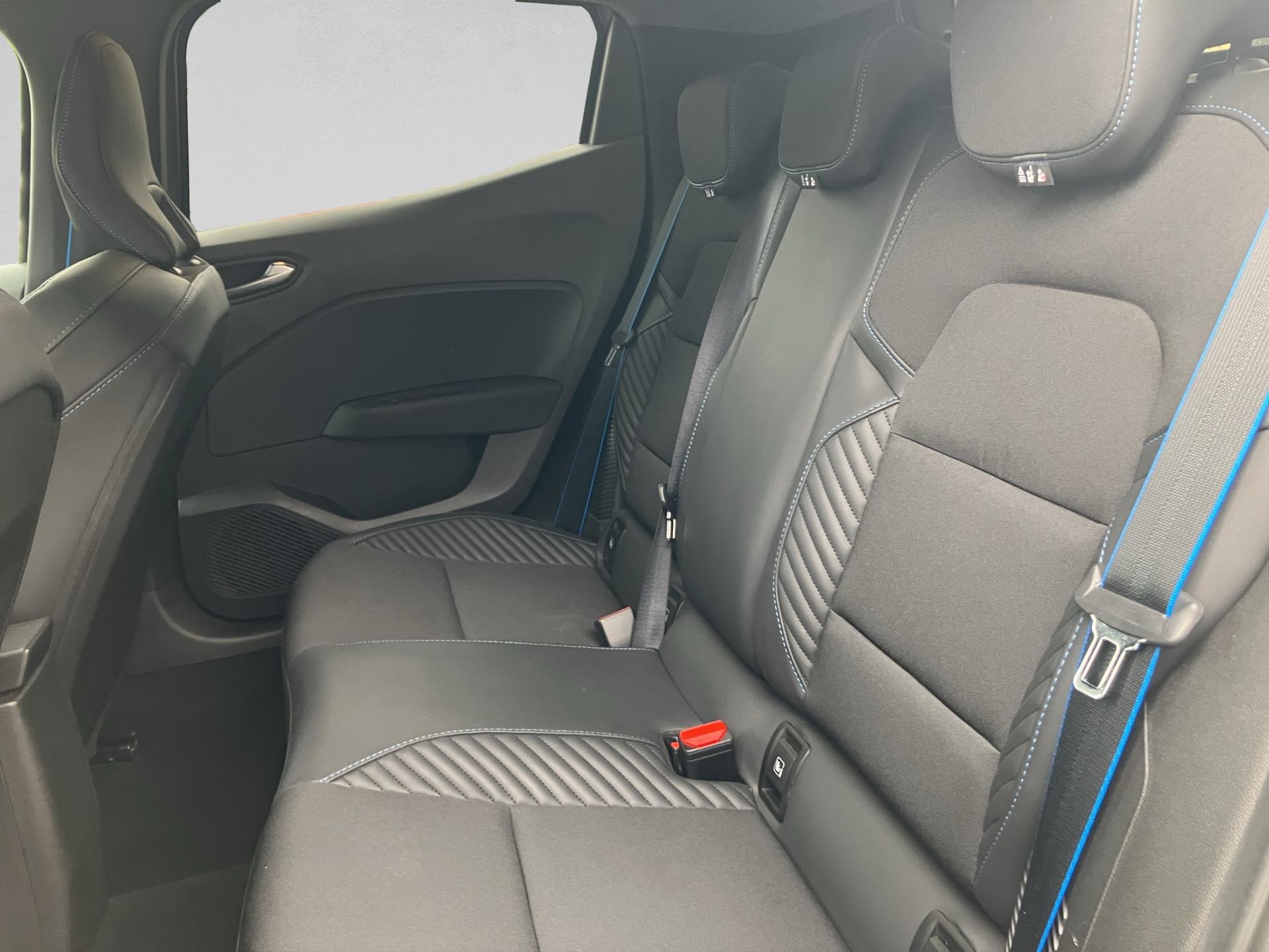 RENAULT Clio 1.6 E-Tech Esprit Alpine-image-14