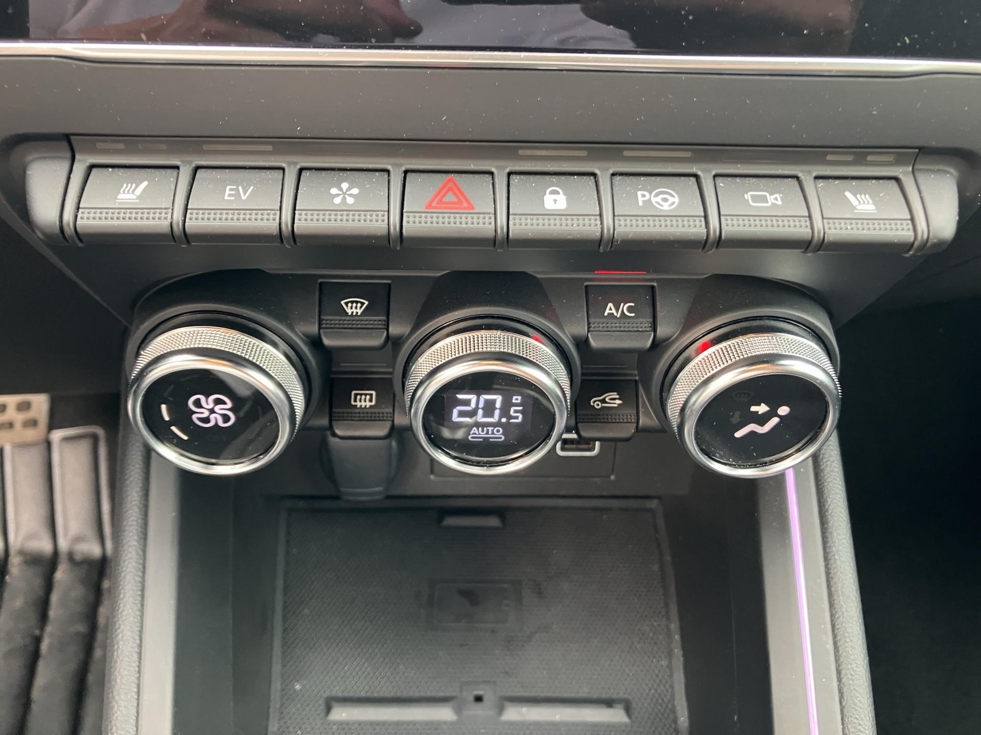 RENAULT Clio 1.6 E-Tech Esprit Alpine-image-21