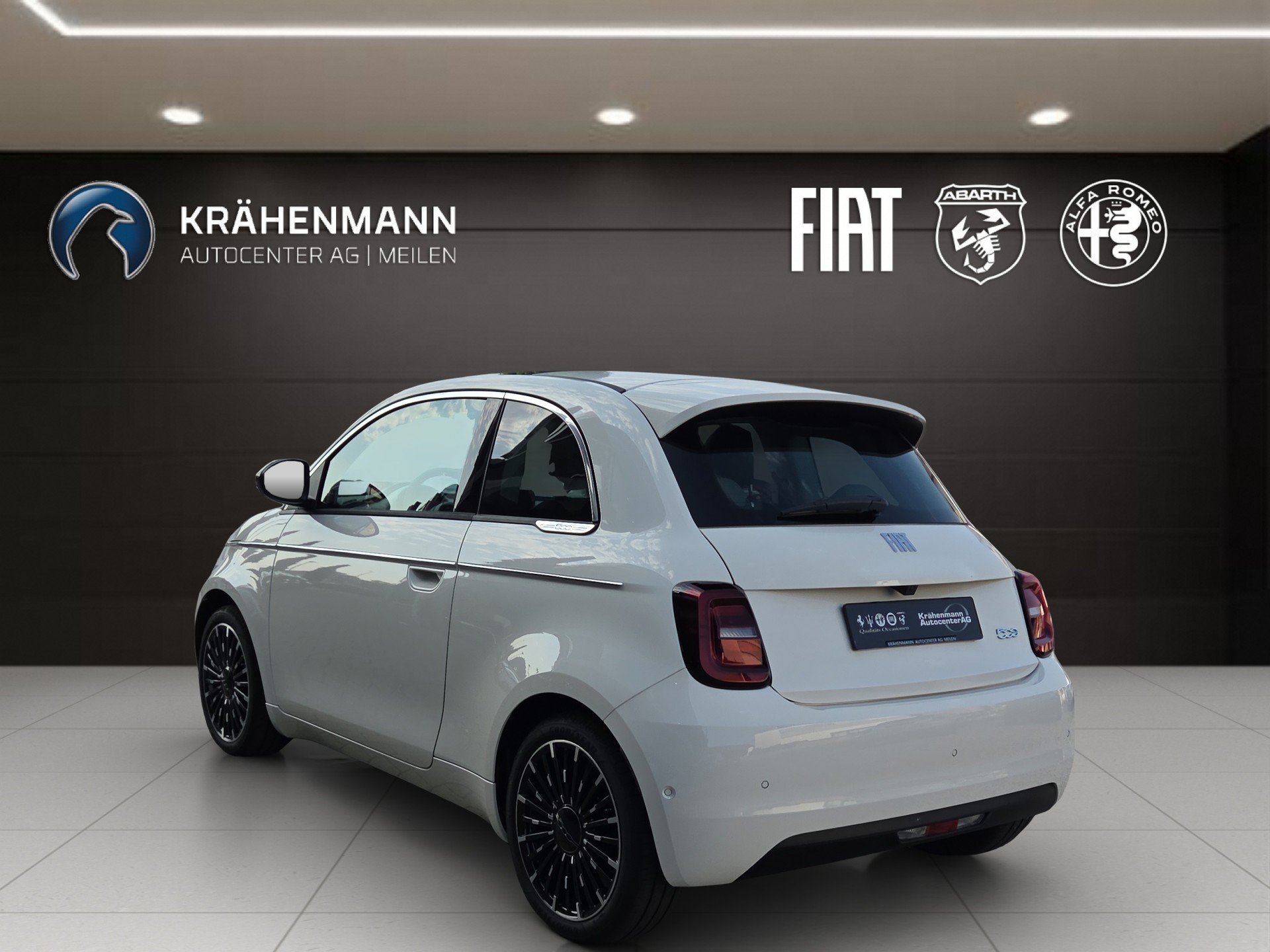 FIAT 500-showroom-element-2