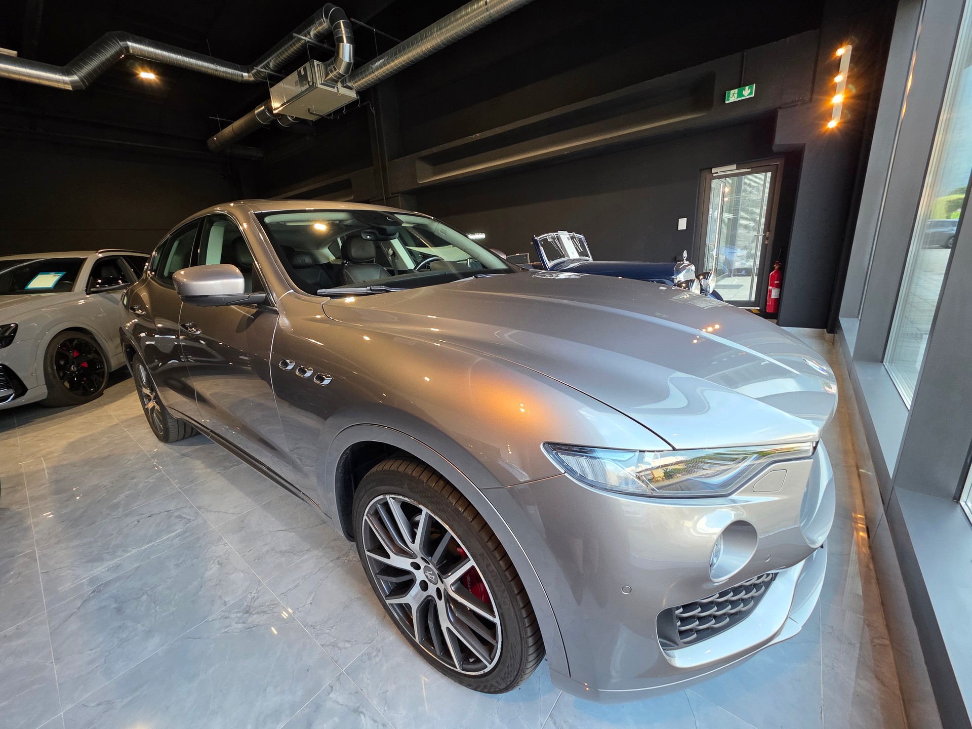MASERATI Levante D 3.0 V6 Automatica-image-1