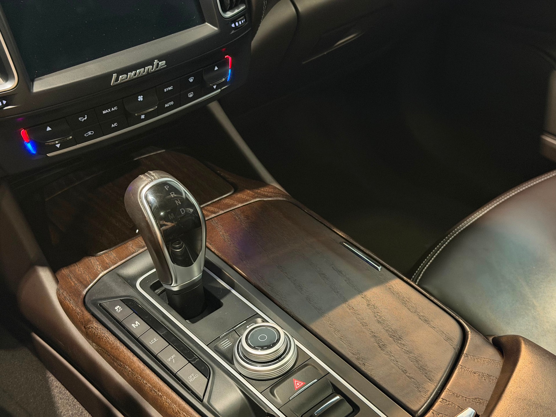 MASERATI Levante D 3.0 V6 Automatica-image-10