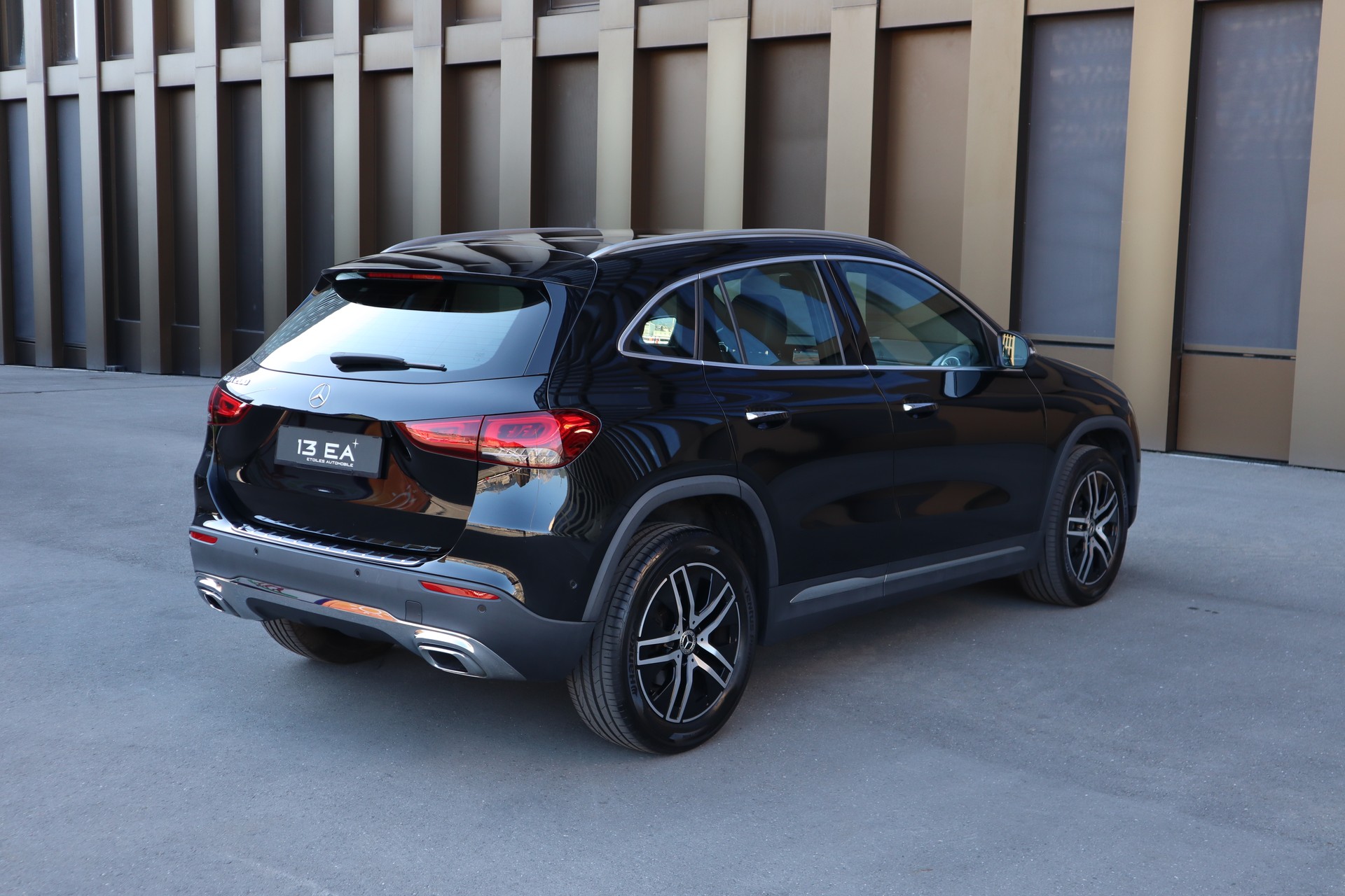 MERCEDES-BENZ GLA 200 Progressive 7G-DCT-image-6