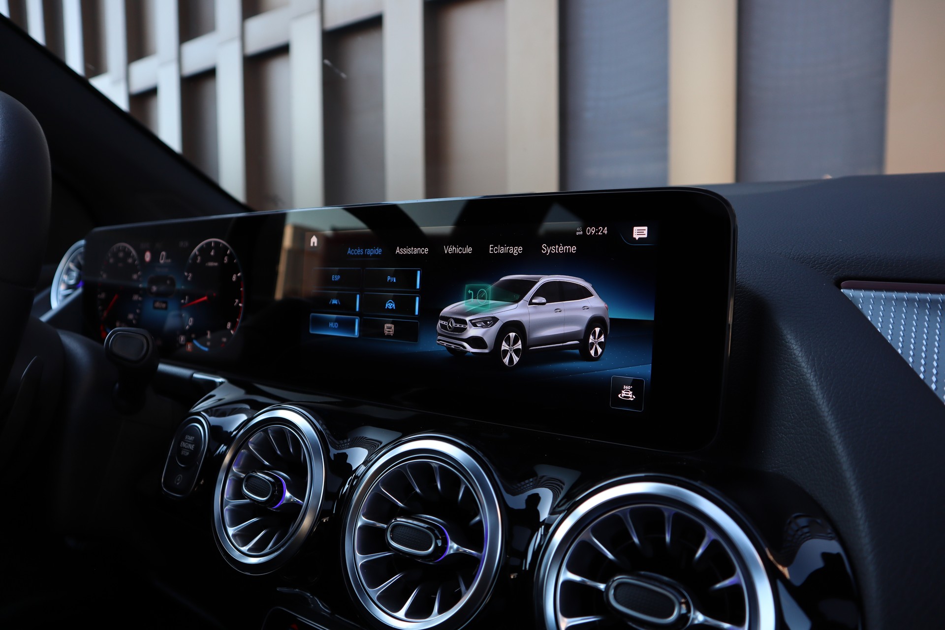 MERCEDES-BENZ GLA 200 Progressive 7G-DCT-image-14
