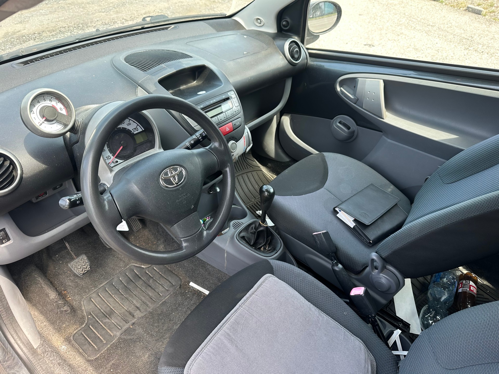 TOYOTA Aygo 1.0 Linea Terra-image-4