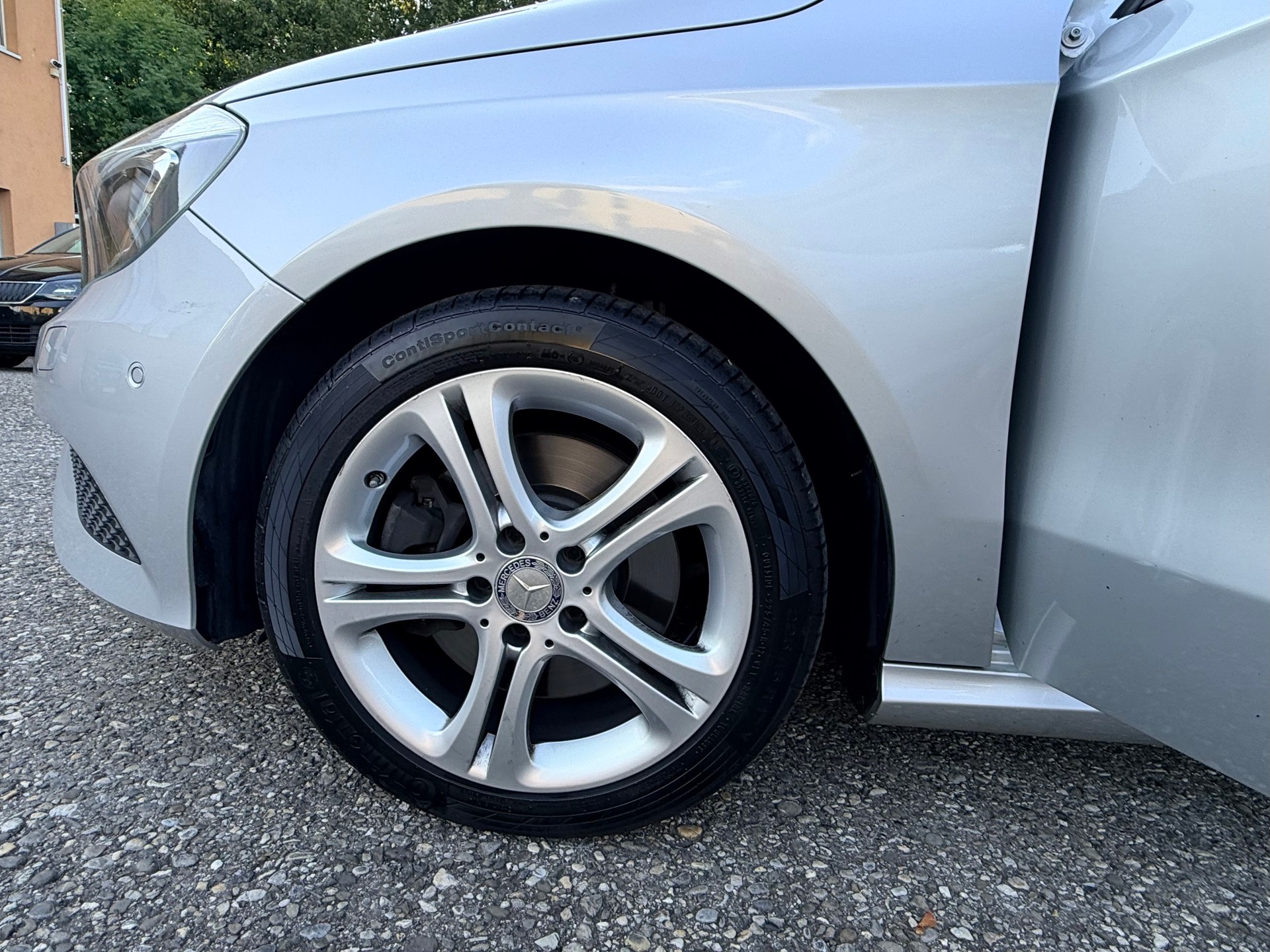 MERCEDES-BENZ A 250 Style 7G-DCT-image-17