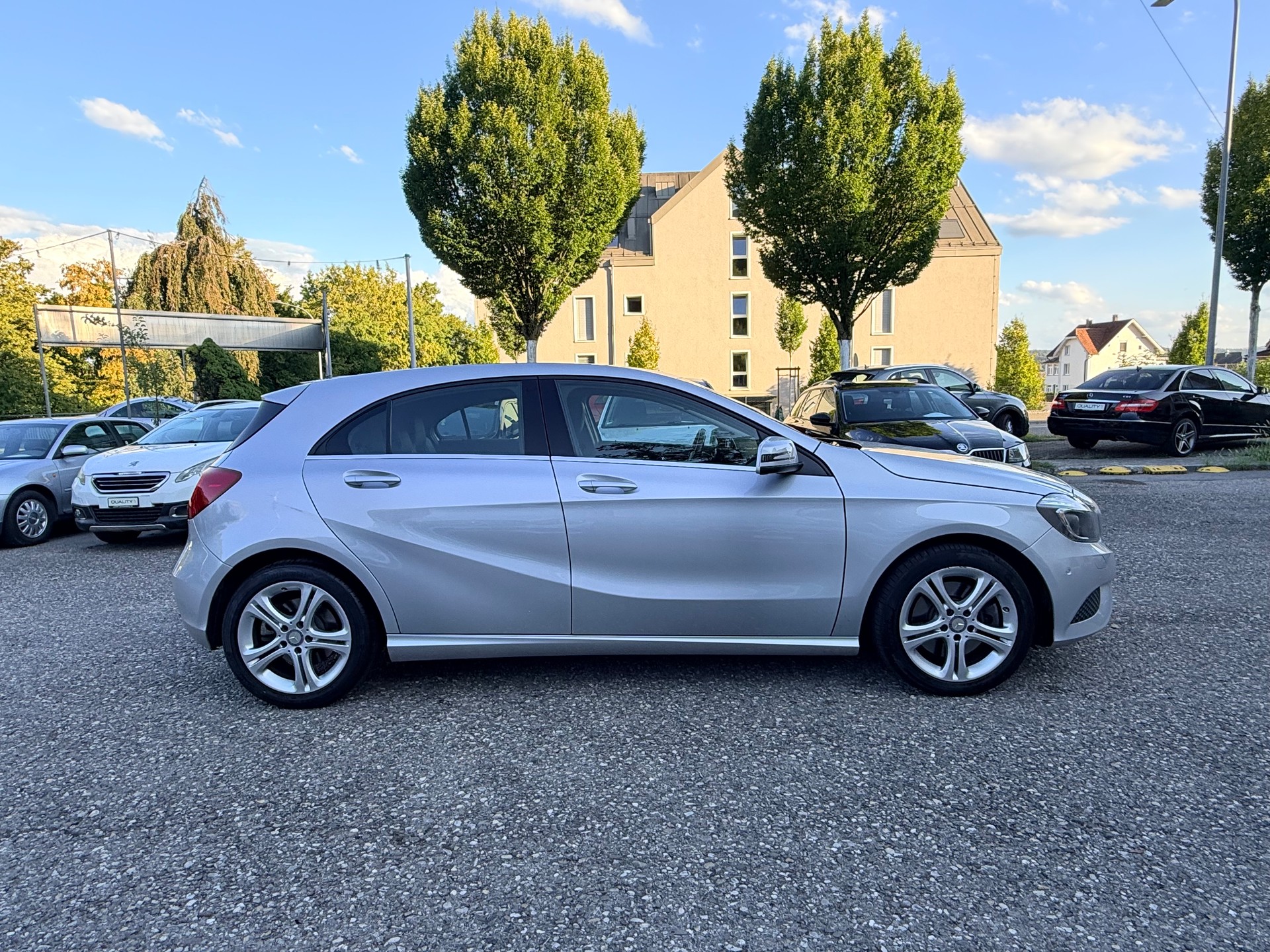 MERCEDES-BENZ A 250 Style 7G-DCT-image-4