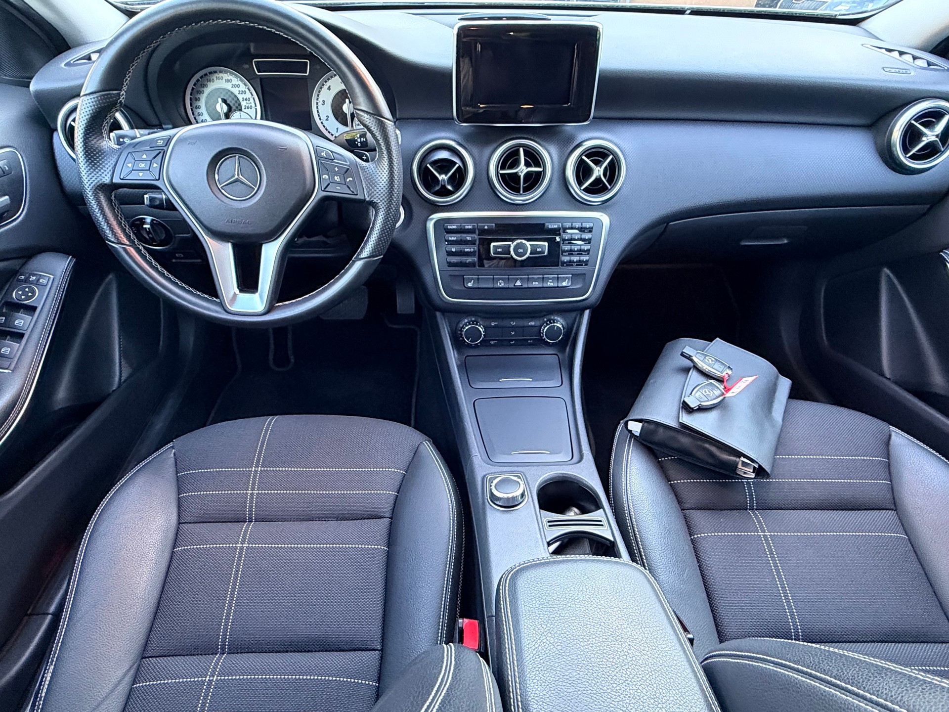 MERCEDES-BENZ A 250 Style 7G-DCT-image-9