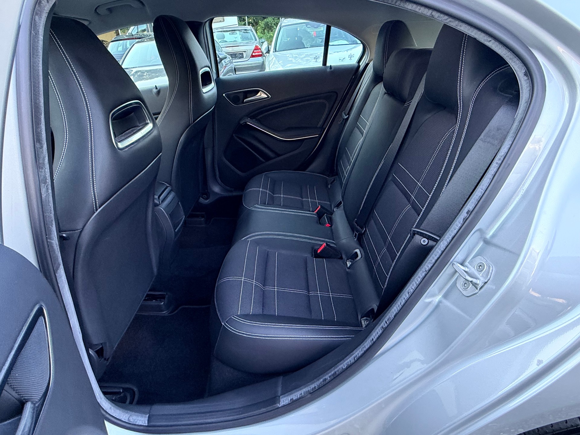 MERCEDES-BENZ A 250 Style 7G-DCT-image-16