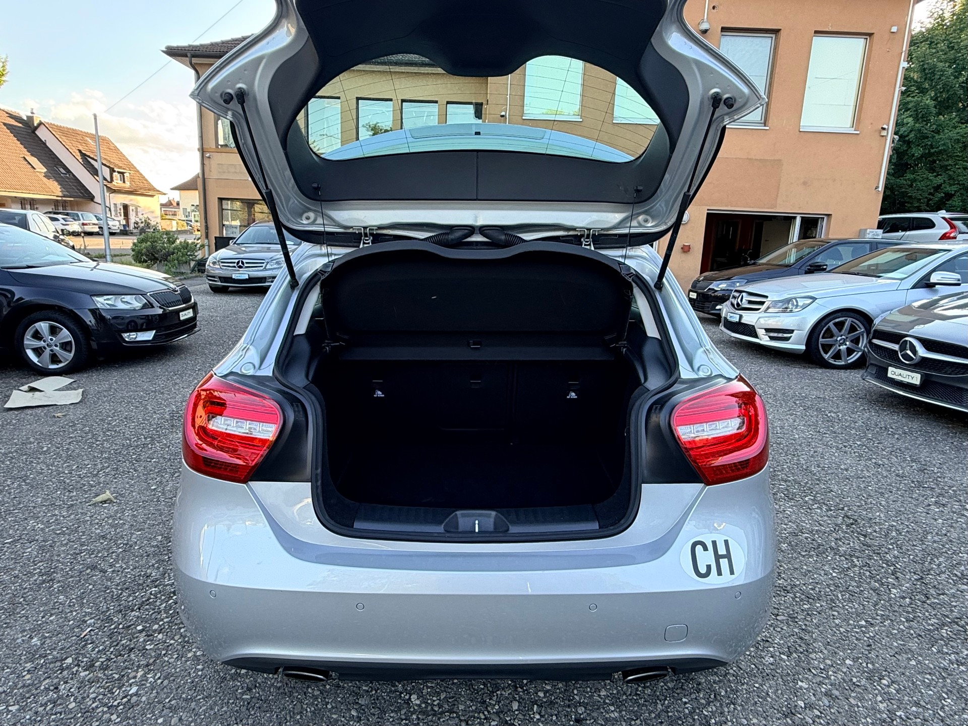 MERCEDES-BENZ A 250 Style 7G-DCT-image-7