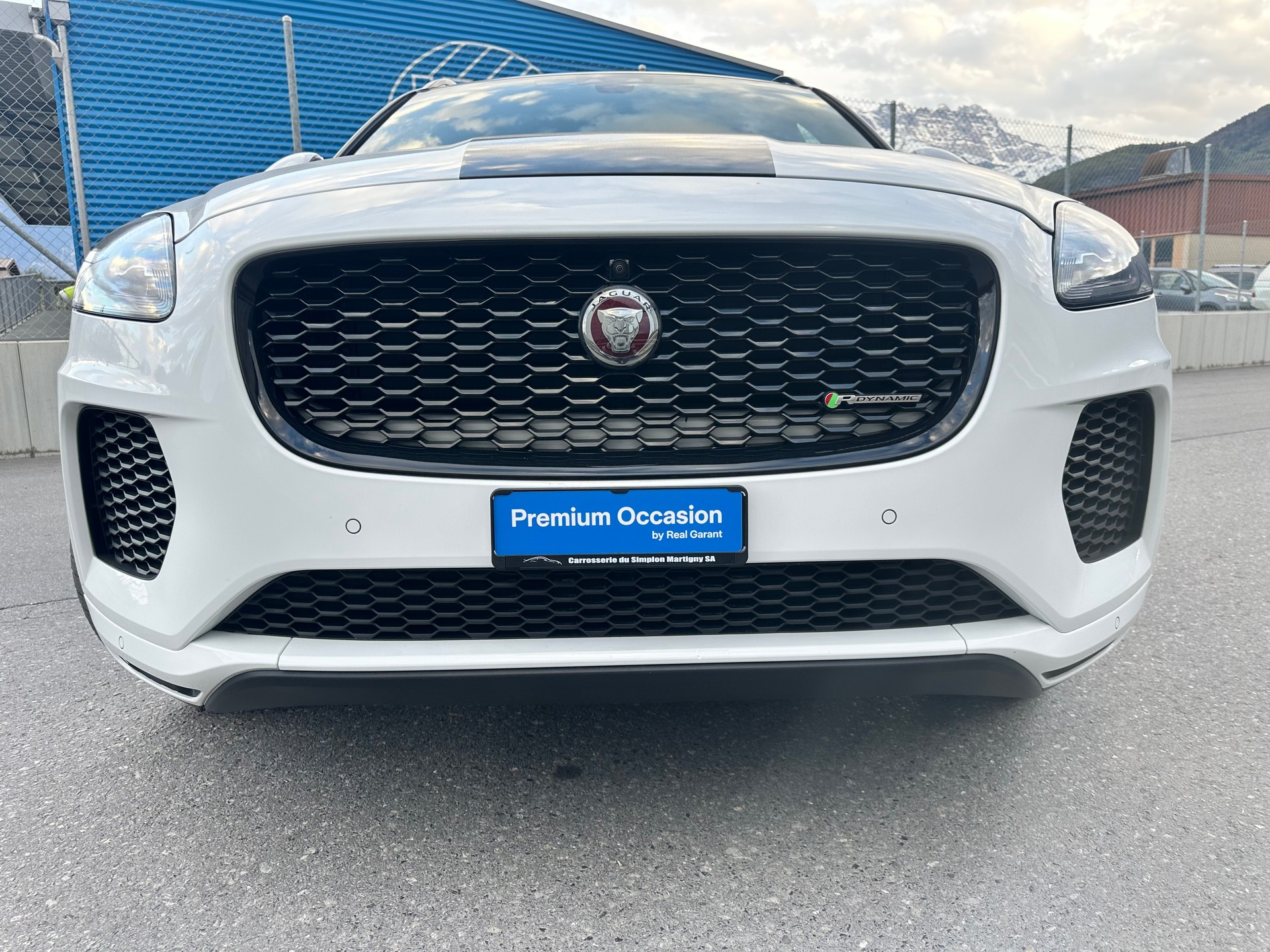 JAGUAR E-Pace 2.0d D240 HSE AWD Automatik-image-2