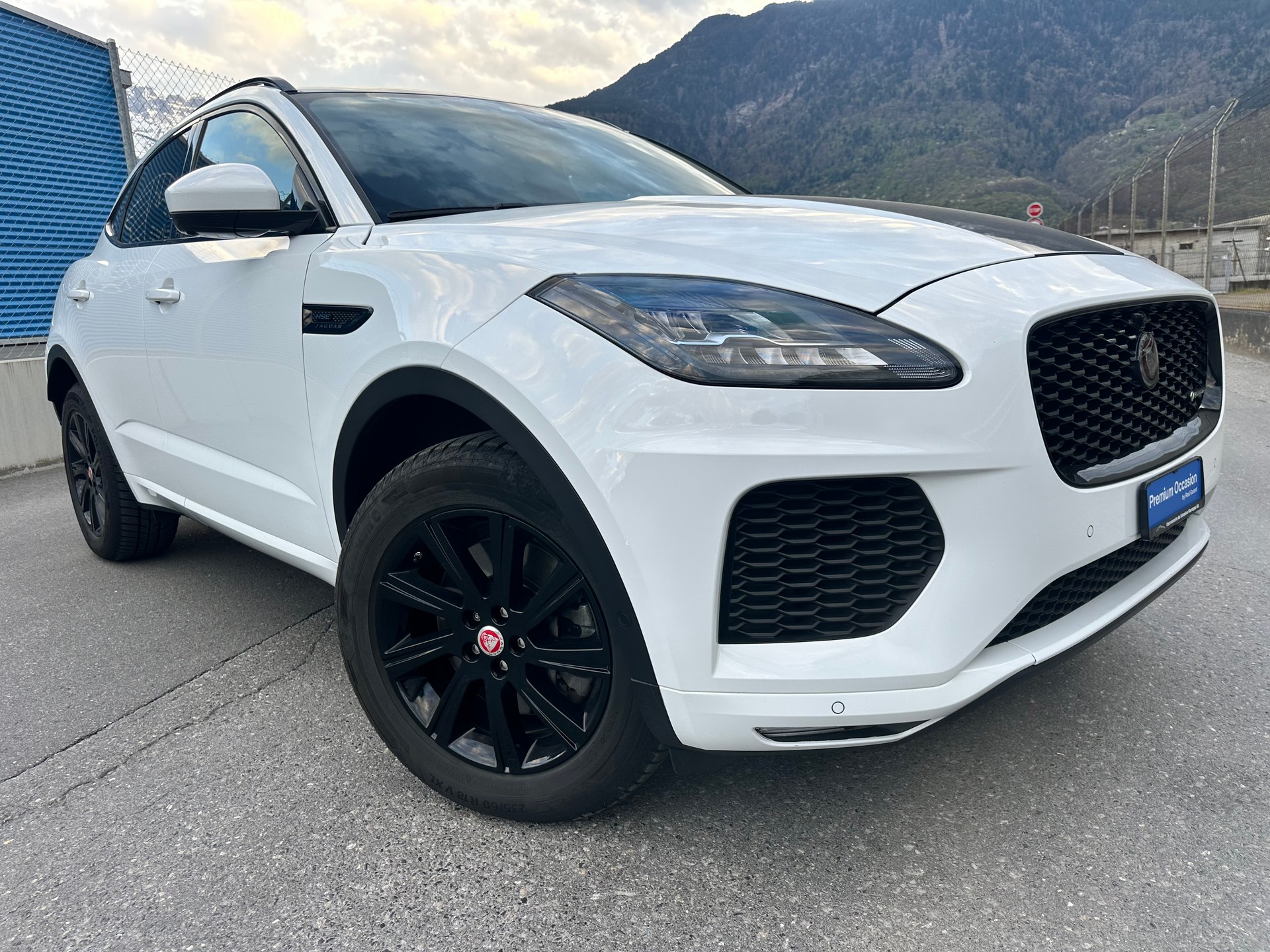 JAGUAR E-Pace 2.0d D240 HSE AWD Automatik-image-1