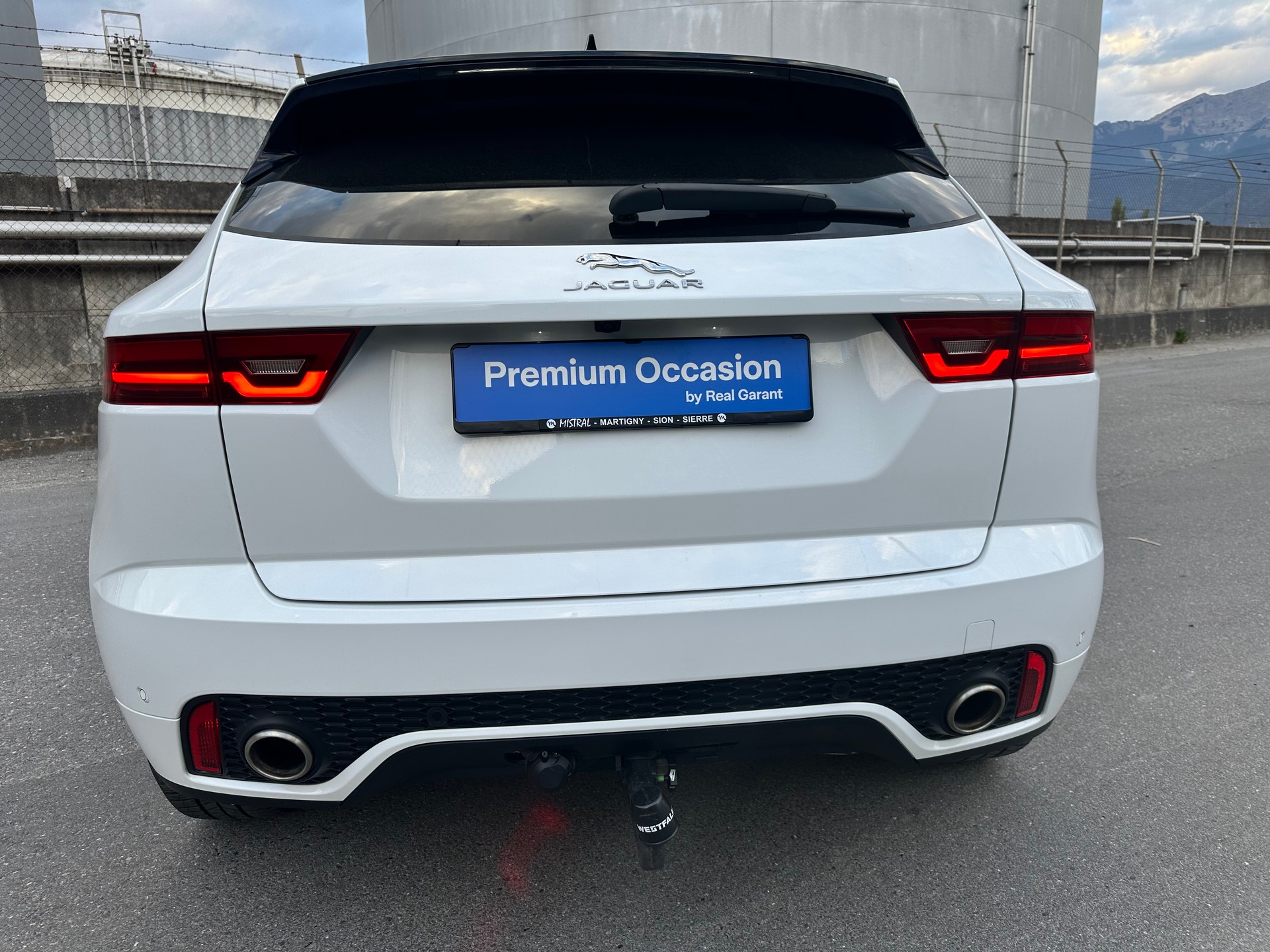 JAGUAR E-Pace 2.0d D240 HSE AWD Automatik-image-3