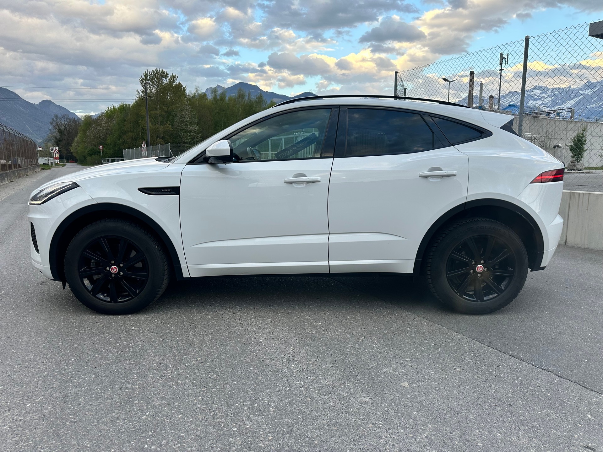 JAGUAR E-Pace 2.0d D240 HSE AWD Automatik-image-7