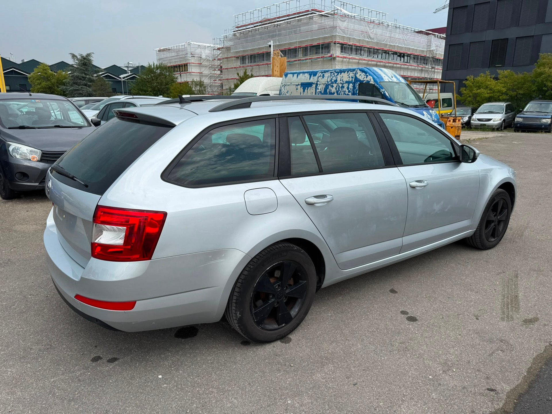 SKODA Octavia Combi 2.0 TDI Ambition 4x4-image-3