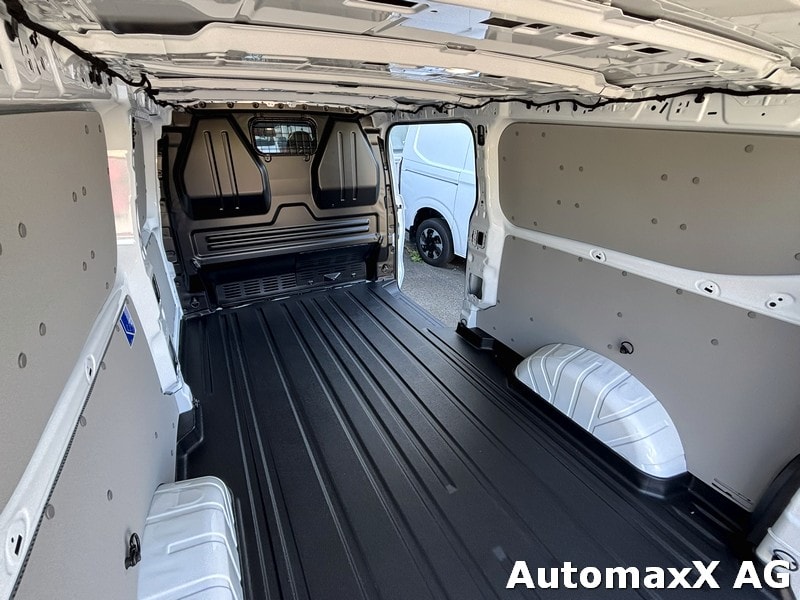 FORD Transit Custom Van 320 L2 2.5 Duratec 233 Trend PHEV-image-7