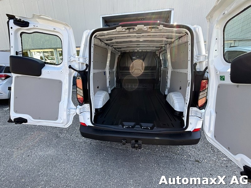 FORD Transit Custom Van 320 L2 2.5 Duratec 233 Trend PHEV-image-8