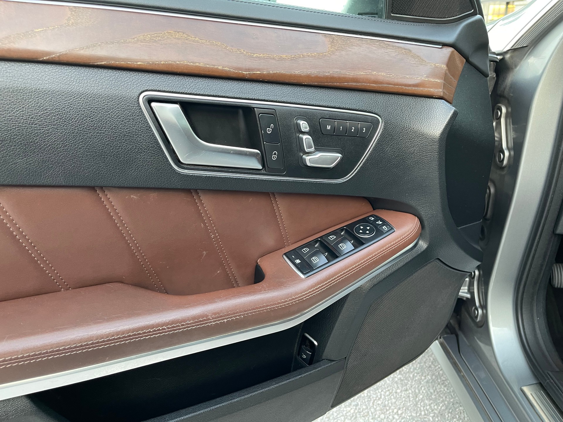 MERCEDES-BENZ E 350 BlueTEC Avantgarde 4Matic 7G-Tronic-image-5