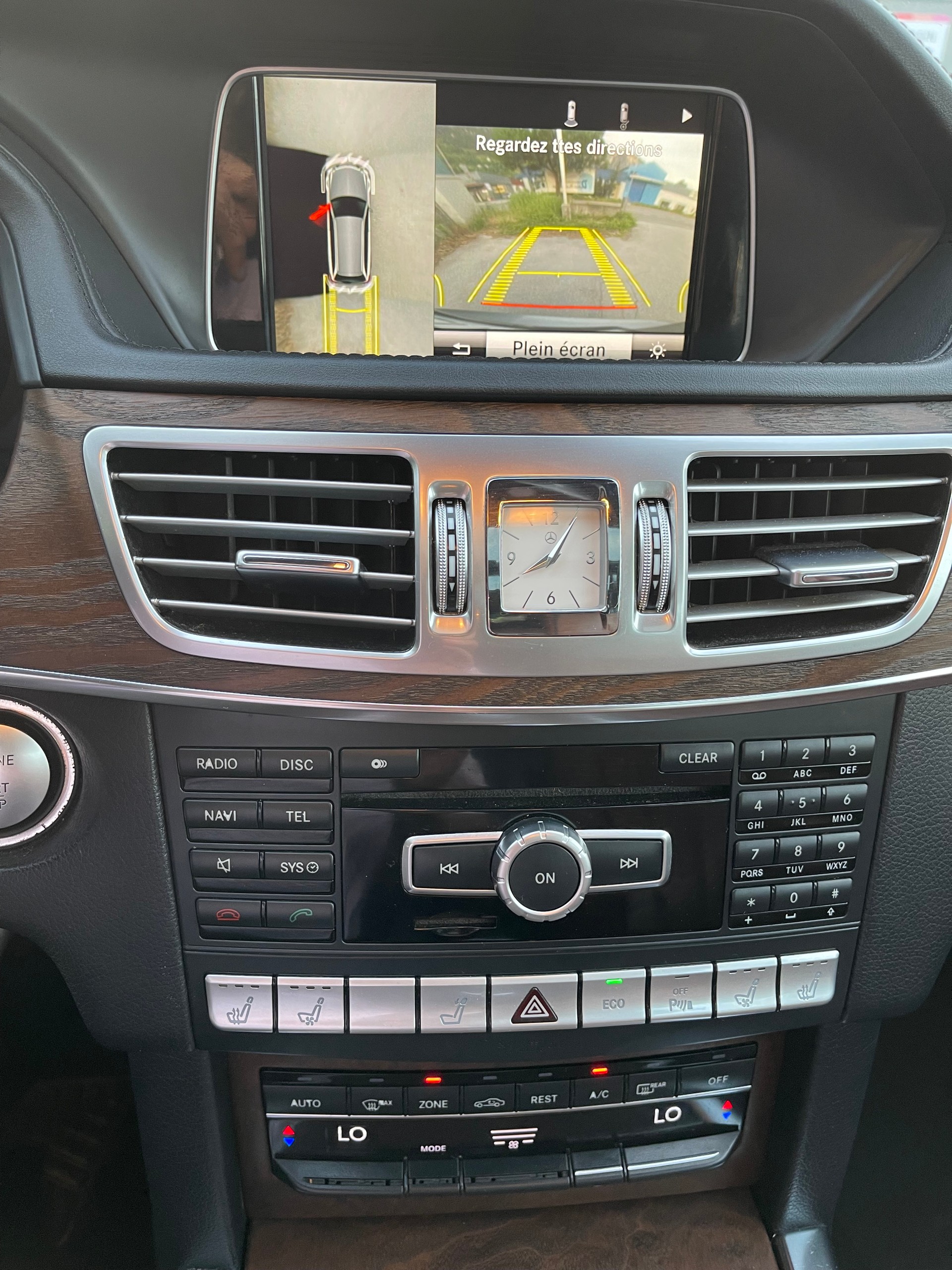 MERCEDES-BENZ E 350 BlueTEC Avantgarde 4Matic 7G-Tronic-image-27