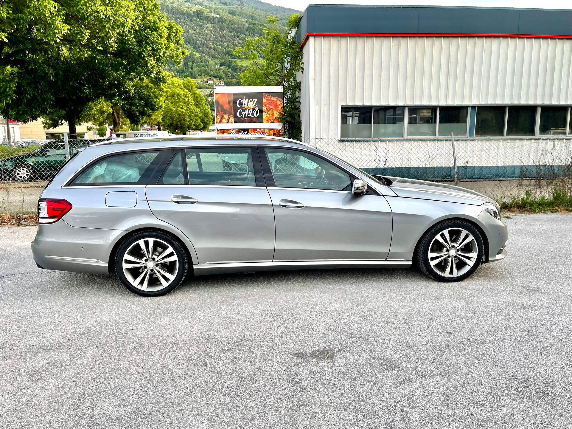 MERCEDES-BENZ E 350 BlueTEC Avantgarde 4Matic 7G-Tronic-image-9