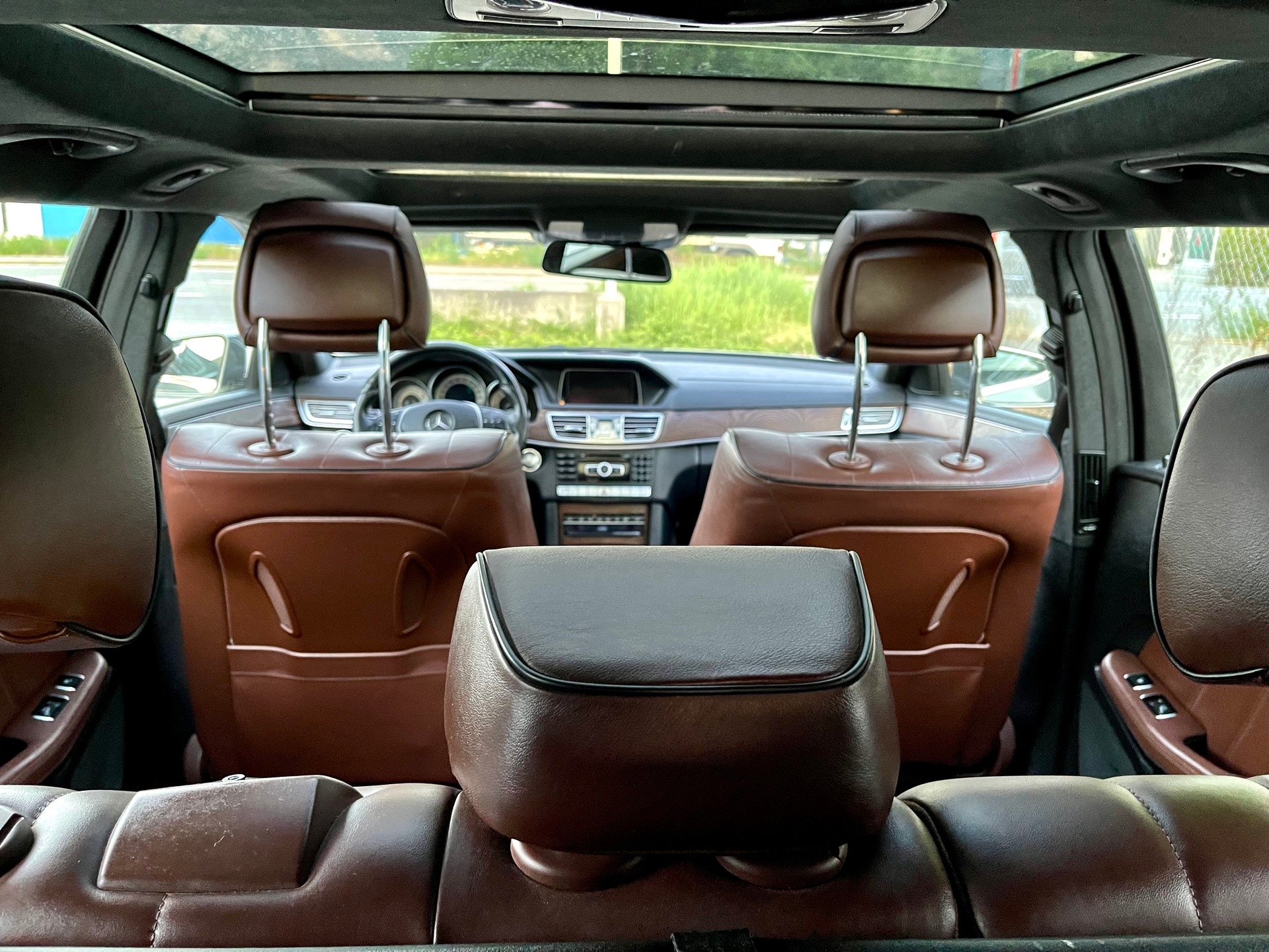 MERCEDES-BENZ E 350 BlueTEC Avantgarde 4Matic 7G-Tronic-image-14