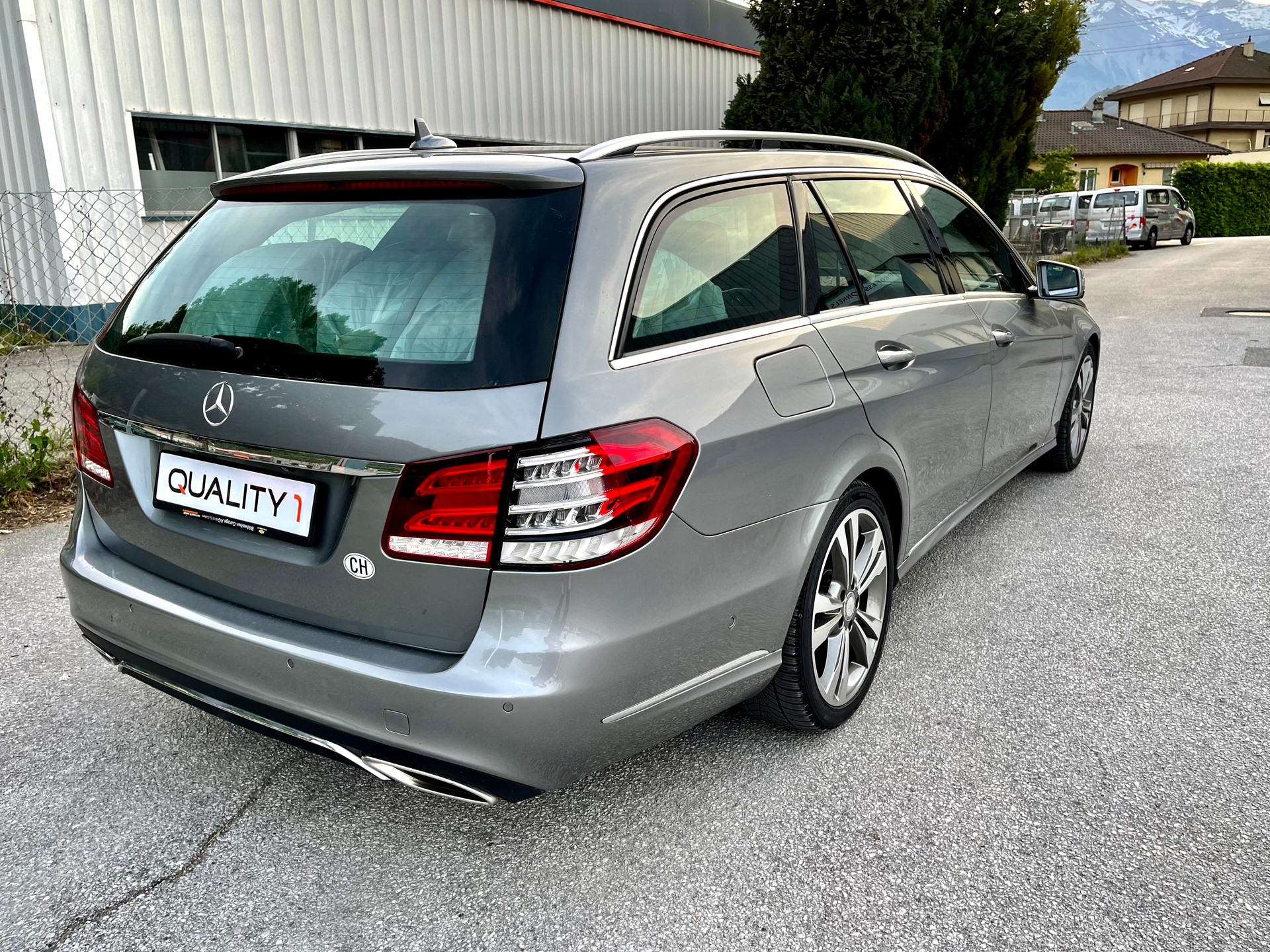 MERCEDES-BENZ E 350 BlueTEC Avantgarde 4Matic 7G-Tronic-image-26