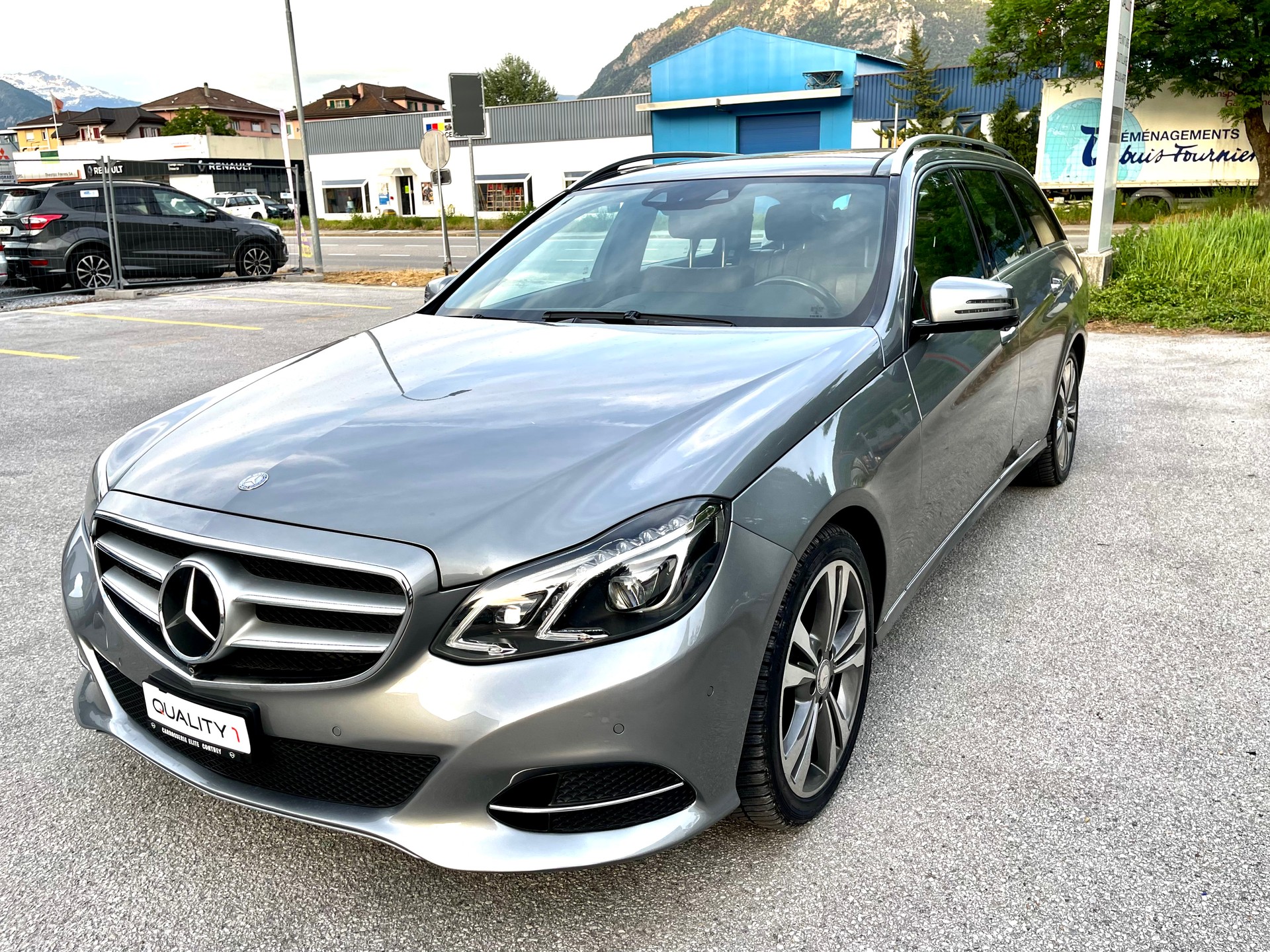 MERCEDES-BENZ E 350 BlueTEC Avantgarde 4Matic 7G-Tronic-image-12