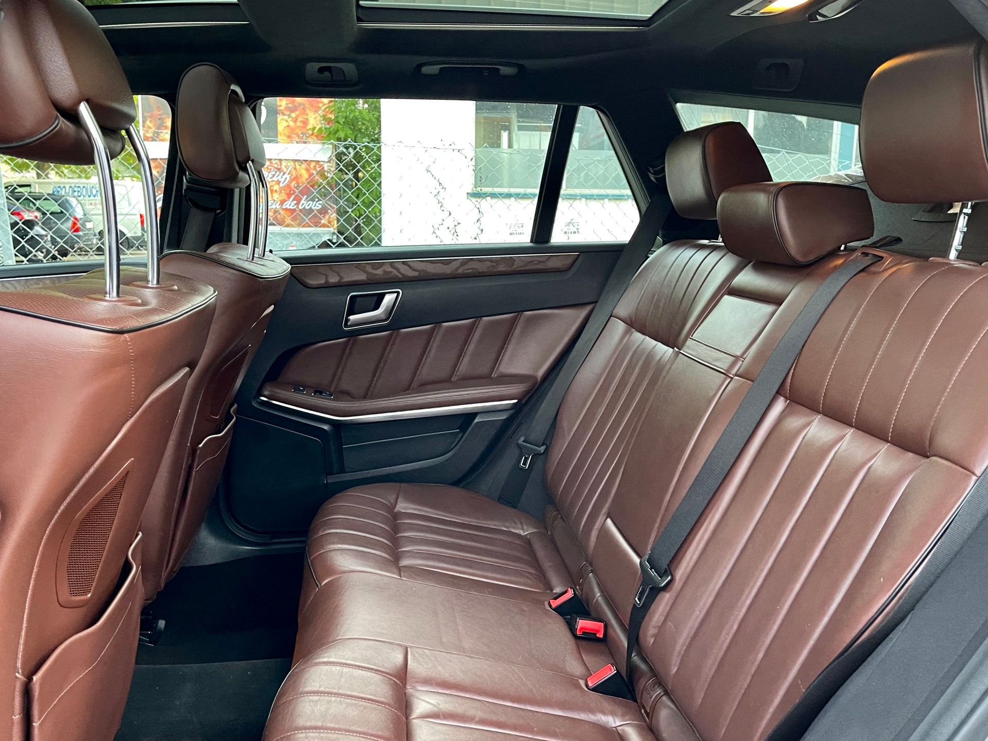 MERCEDES-BENZ E 350 BlueTEC Avantgarde 4Matic 7G-Tronic-showroom-element-3