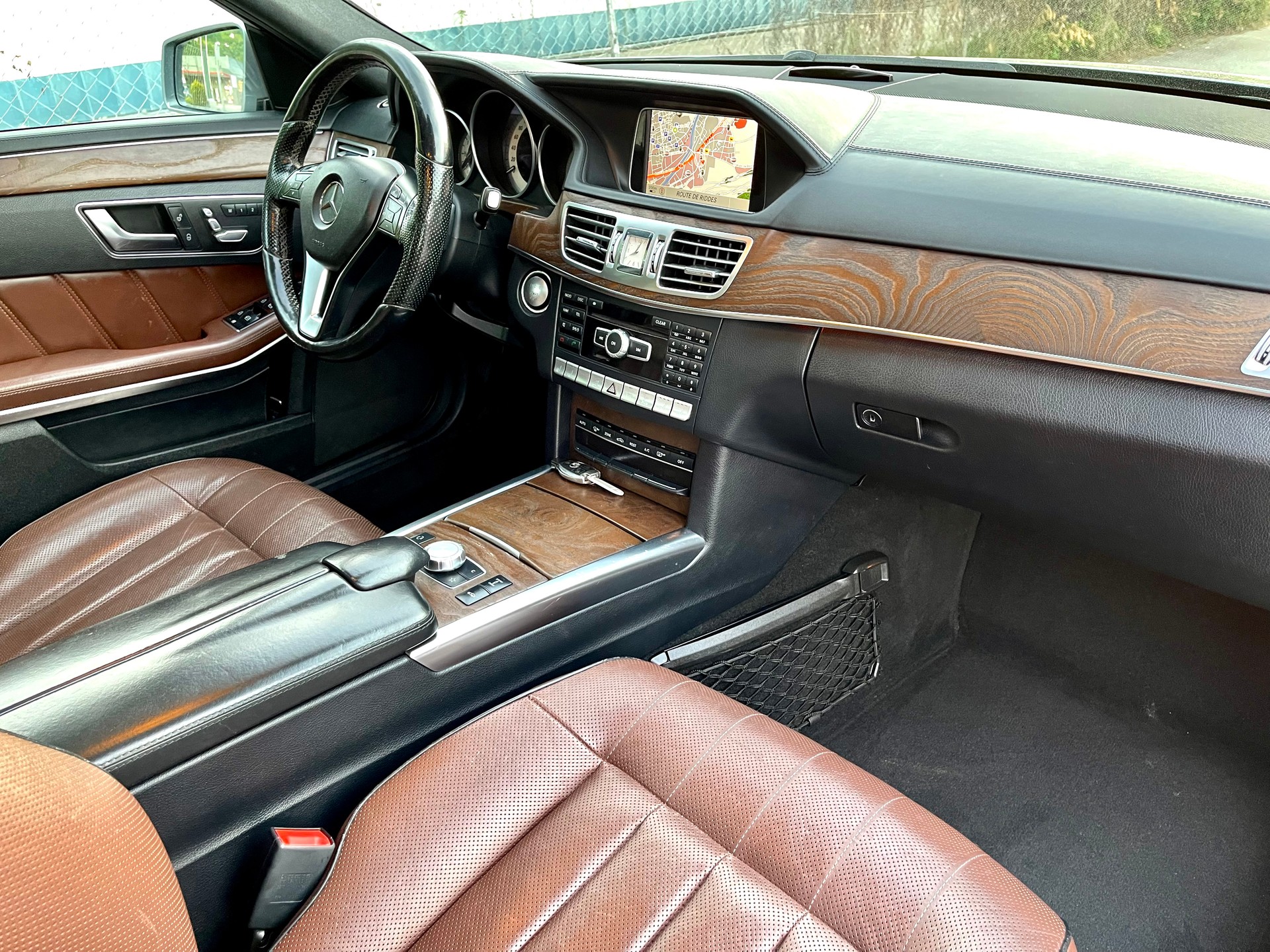 MERCEDES-BENZ E 350 BlueTEC Avantgarde 4Matic 7G-Tronic-image-21