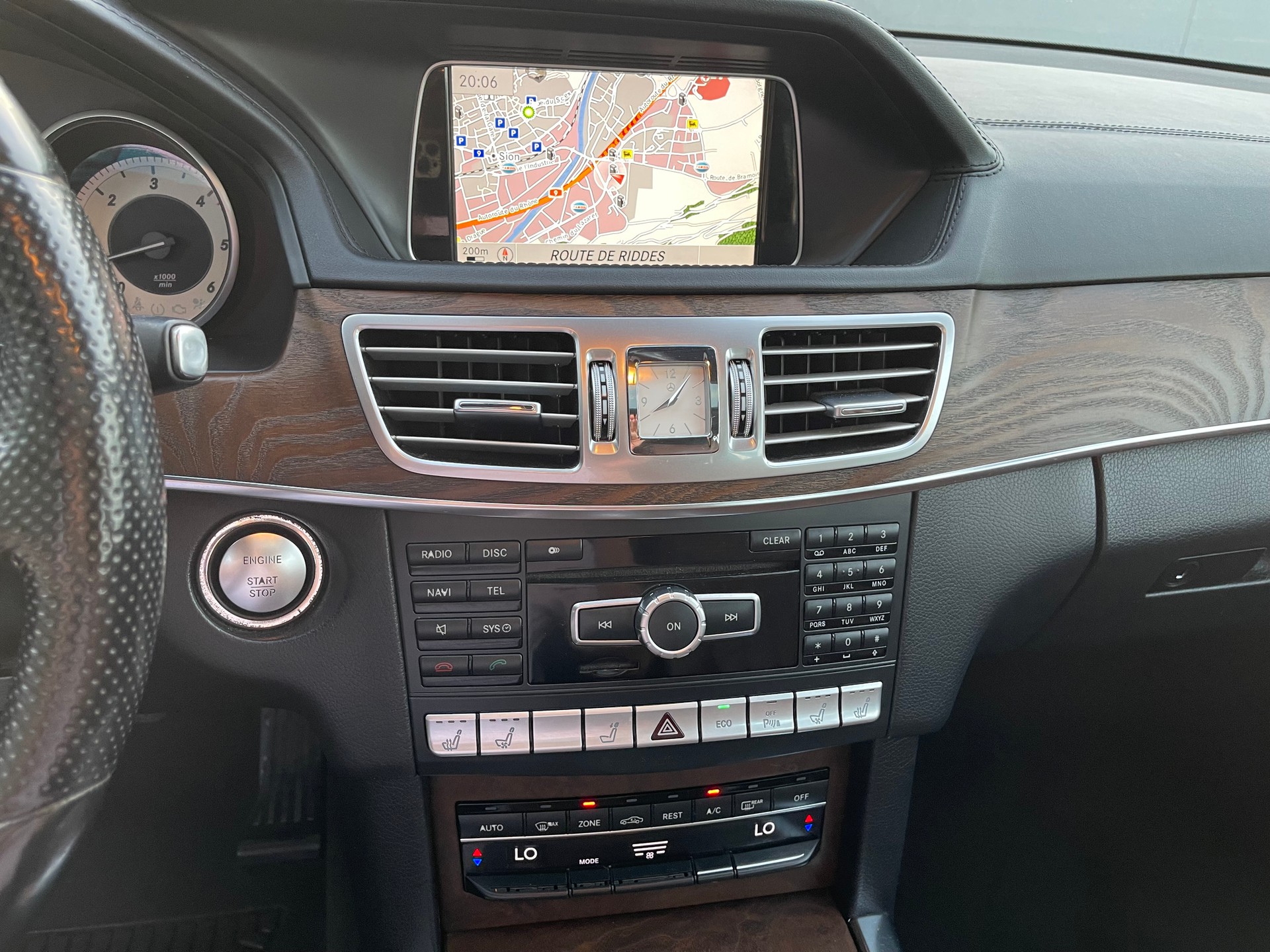 MERCEDES-BENZ E 350 BlueTEC Avantgarde 4Matic 7G-Tronic-image-19